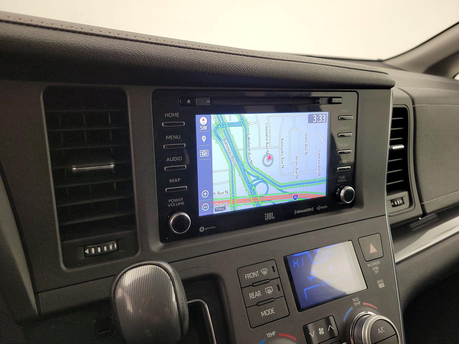 Thumbnail: 2019 Toyota Sienna - 14