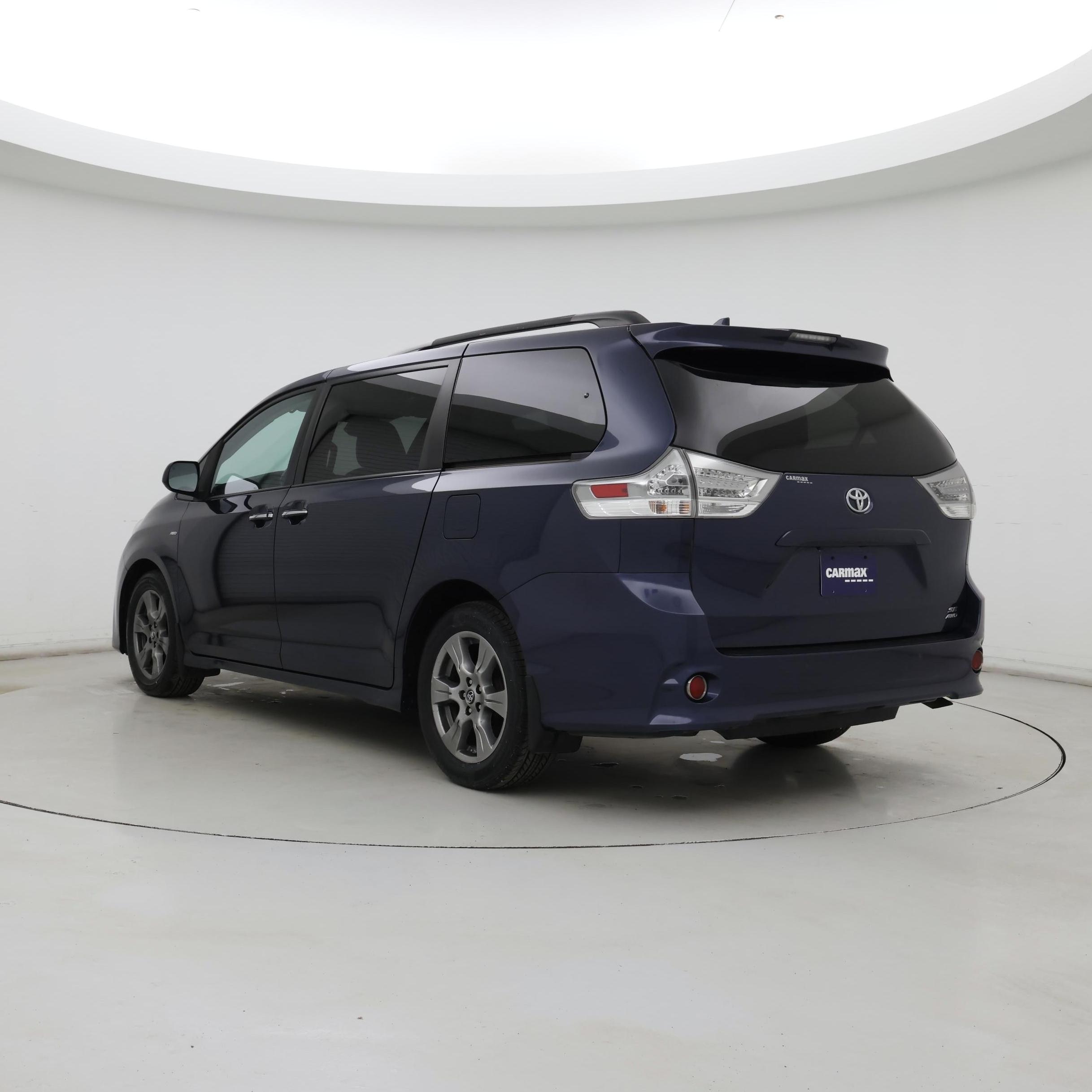 Thumbnail: 2019 Toyota Sienna - 2