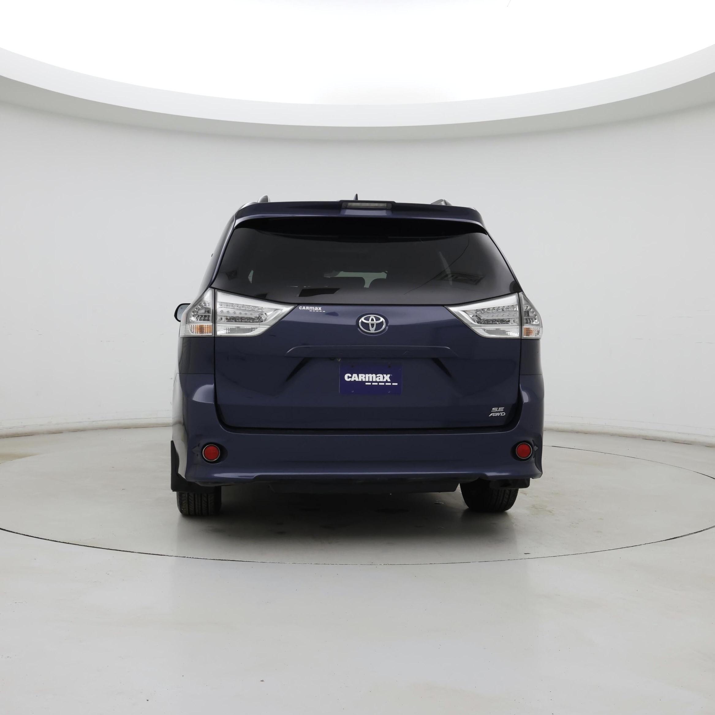 Thumbnail: 2019 Toyota Sienna - 6