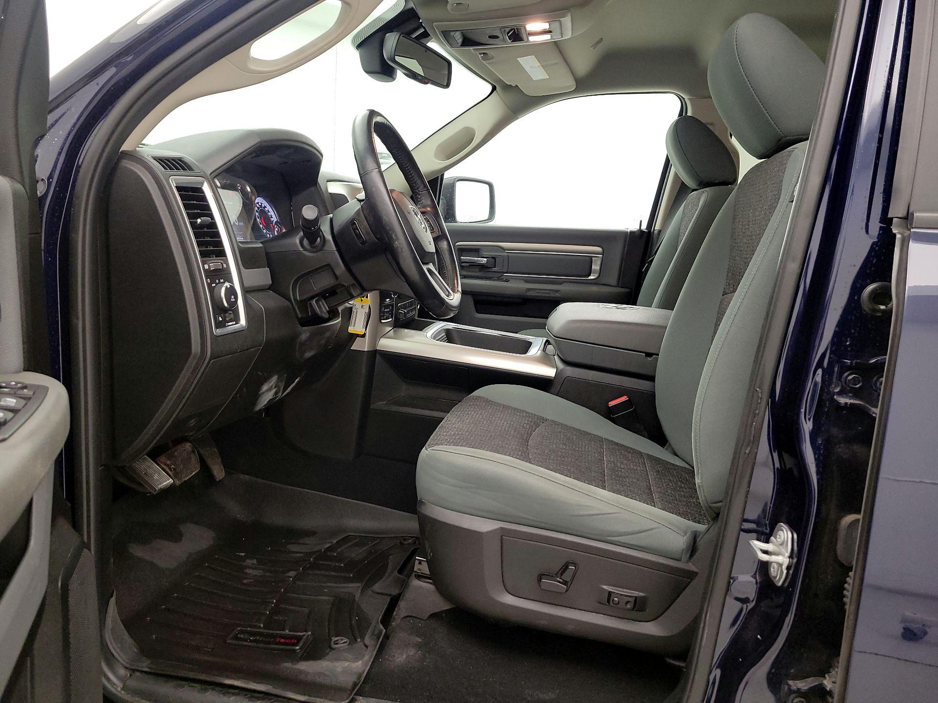 Thumbnail: 2019 RAM 1500 Classic - 11