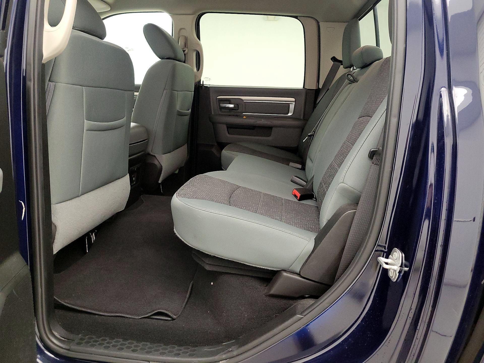 Thumbnail: 2019 RAM 1500 Classic - 18