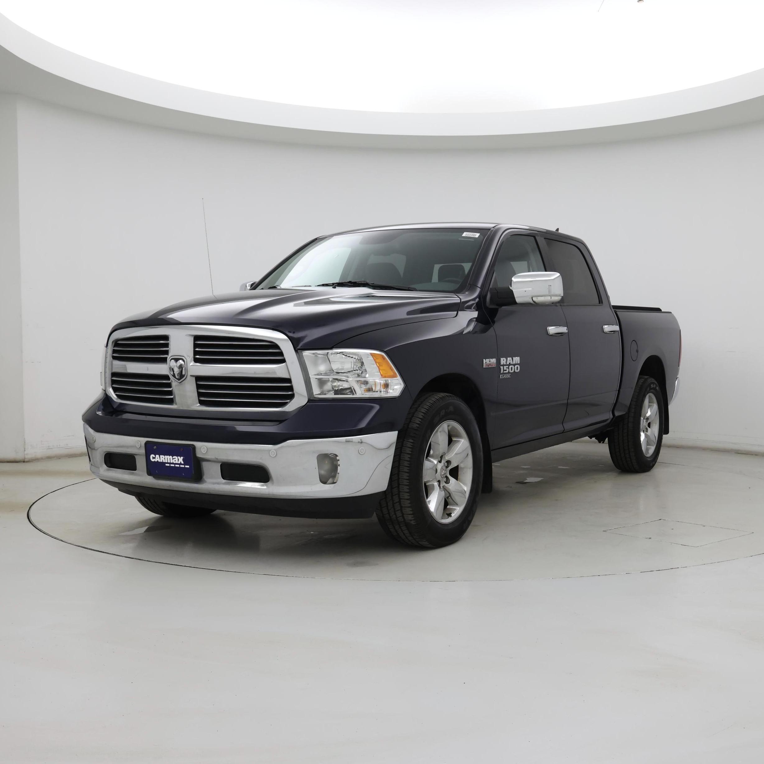 Thumbnail: 2019 RAM 1500 Classic - 4