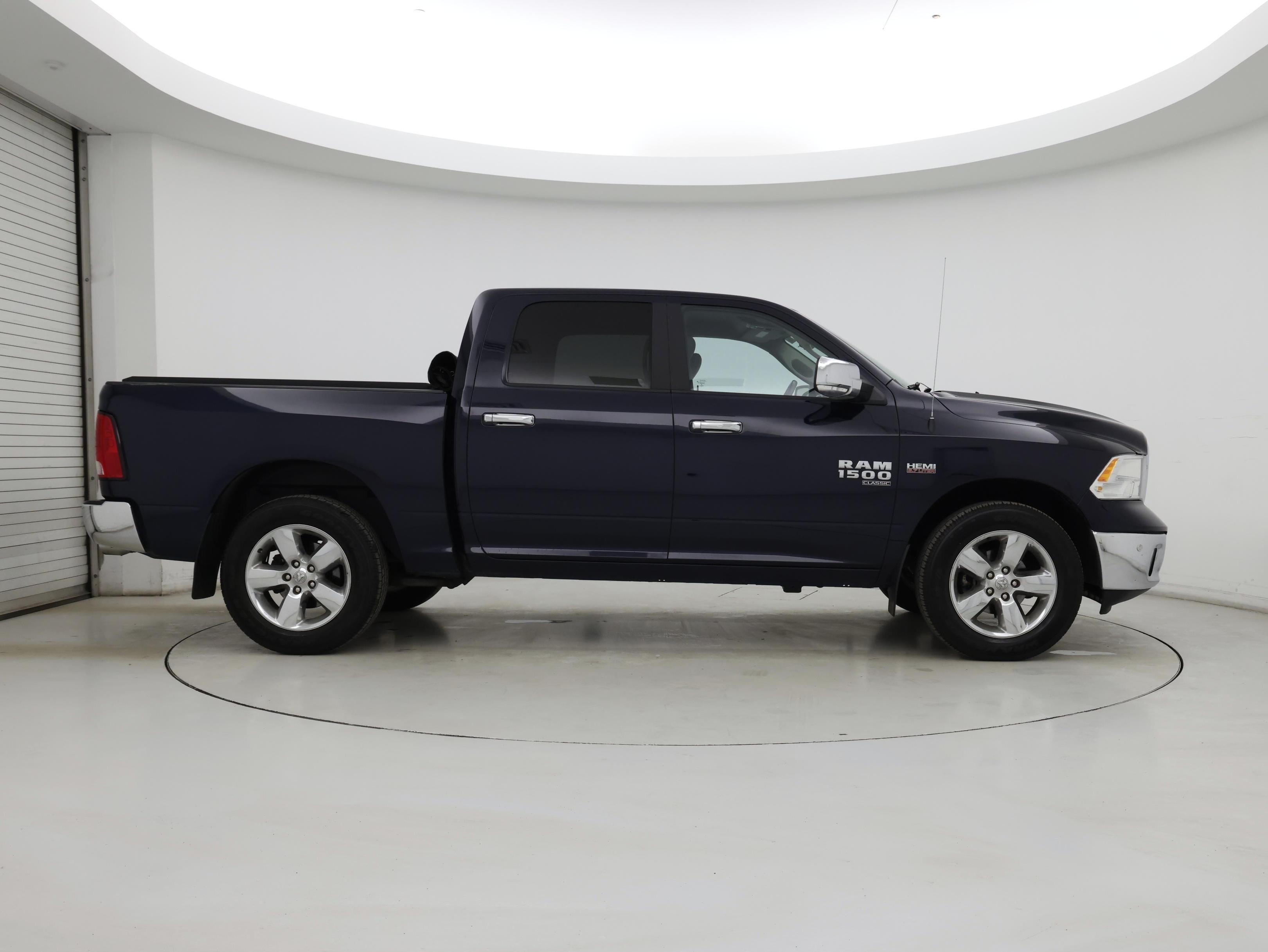 Thumbnail: 2019 RAM 1500 Classic - 7