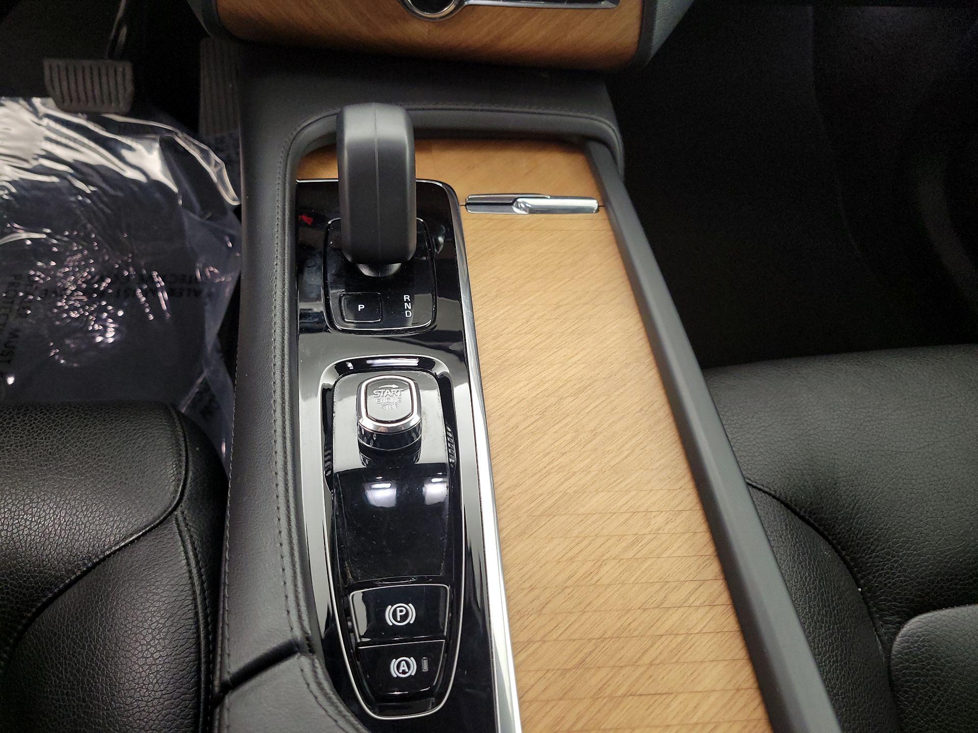 Thumbnail: 2023 Volvo XC90 - 18