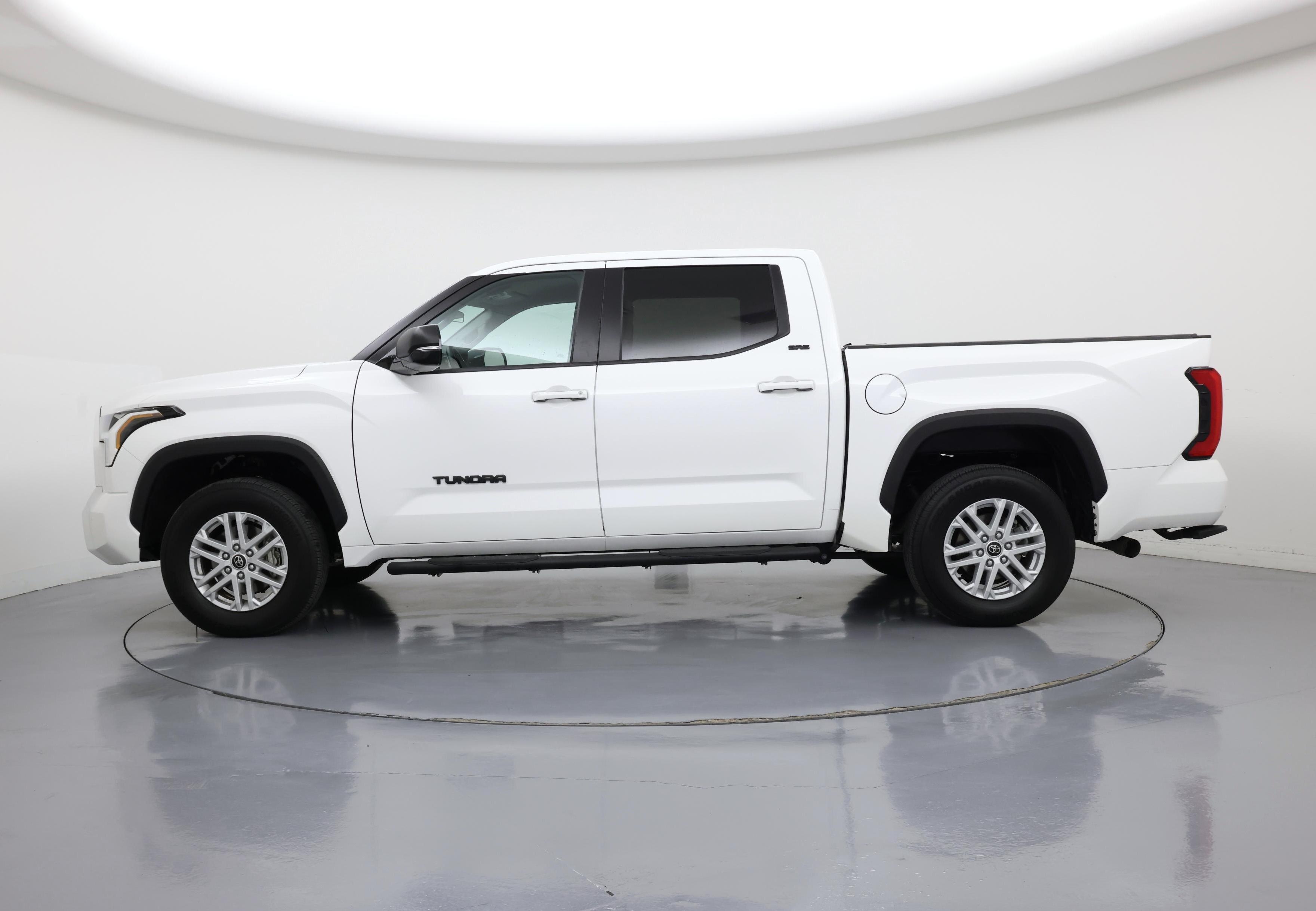 Thumbnail: 2024 Toyota Tundra - 3