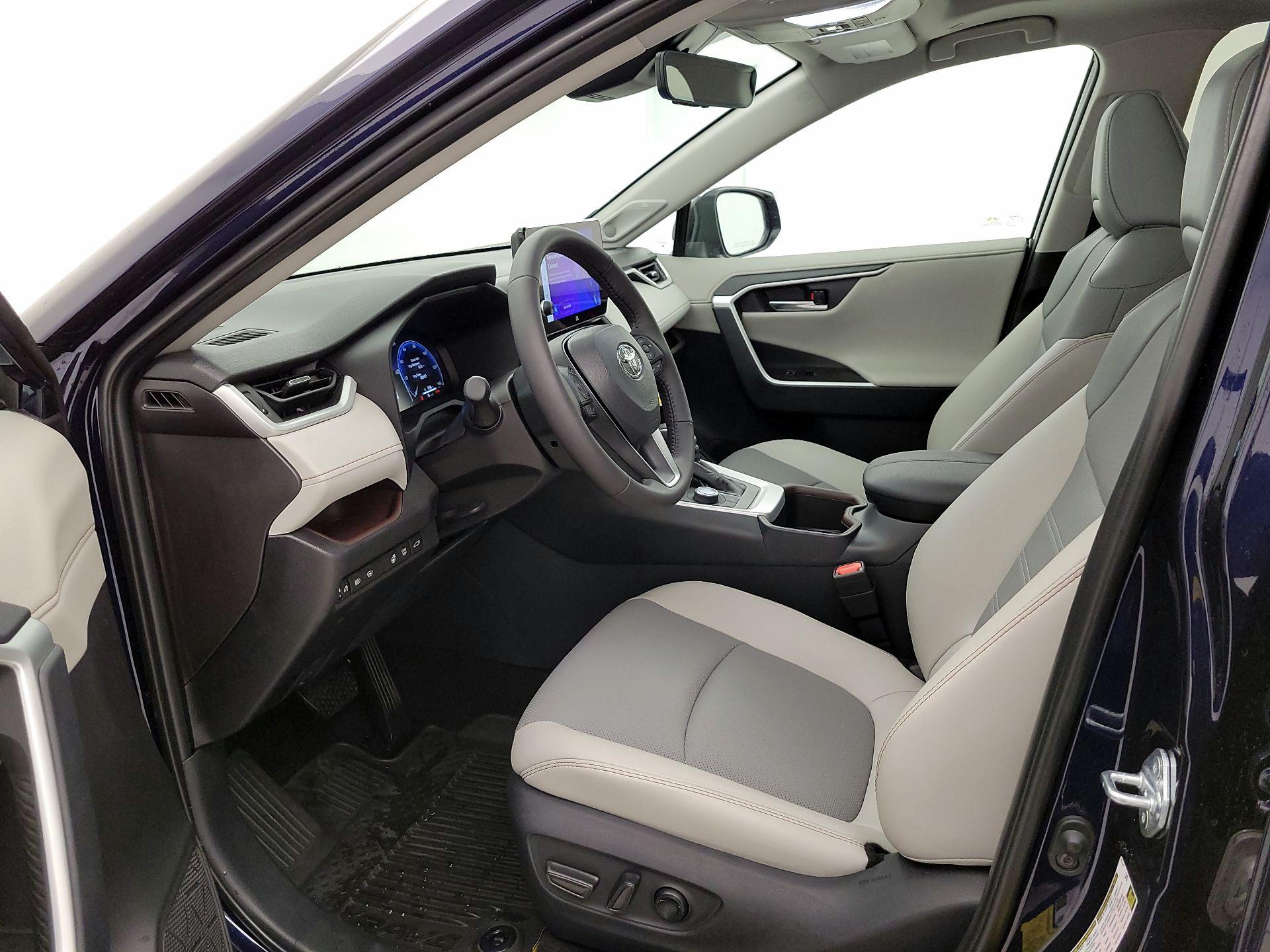 Thumbnail: 2025 Toyota RAV4 - 11