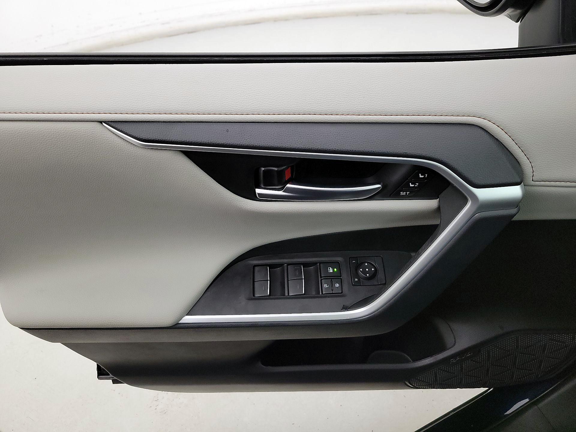 Thumbnail: 2025 Toyota RAV4 - 12