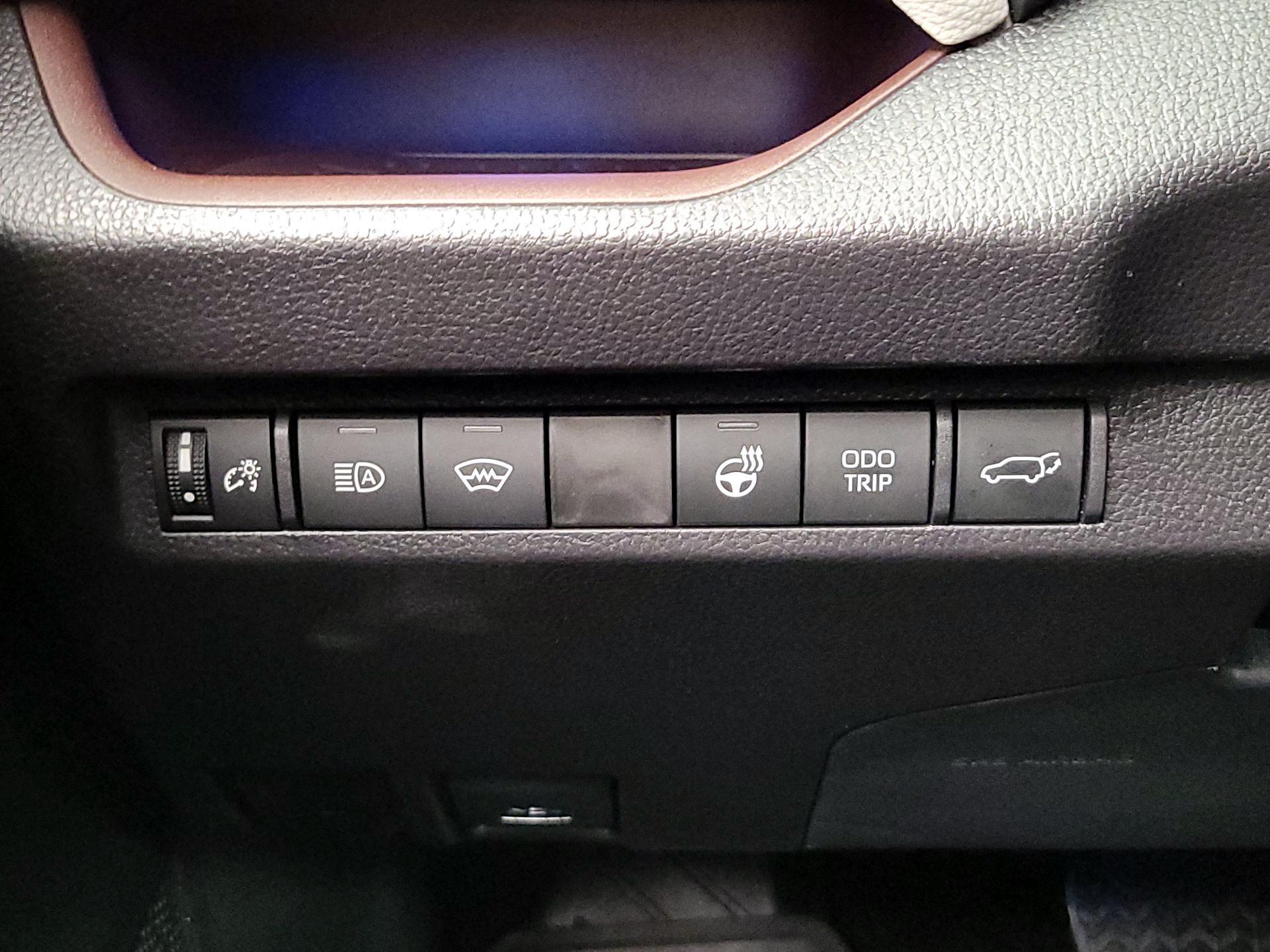 Thumbnail: 2025 Toyota RAV4 - 13