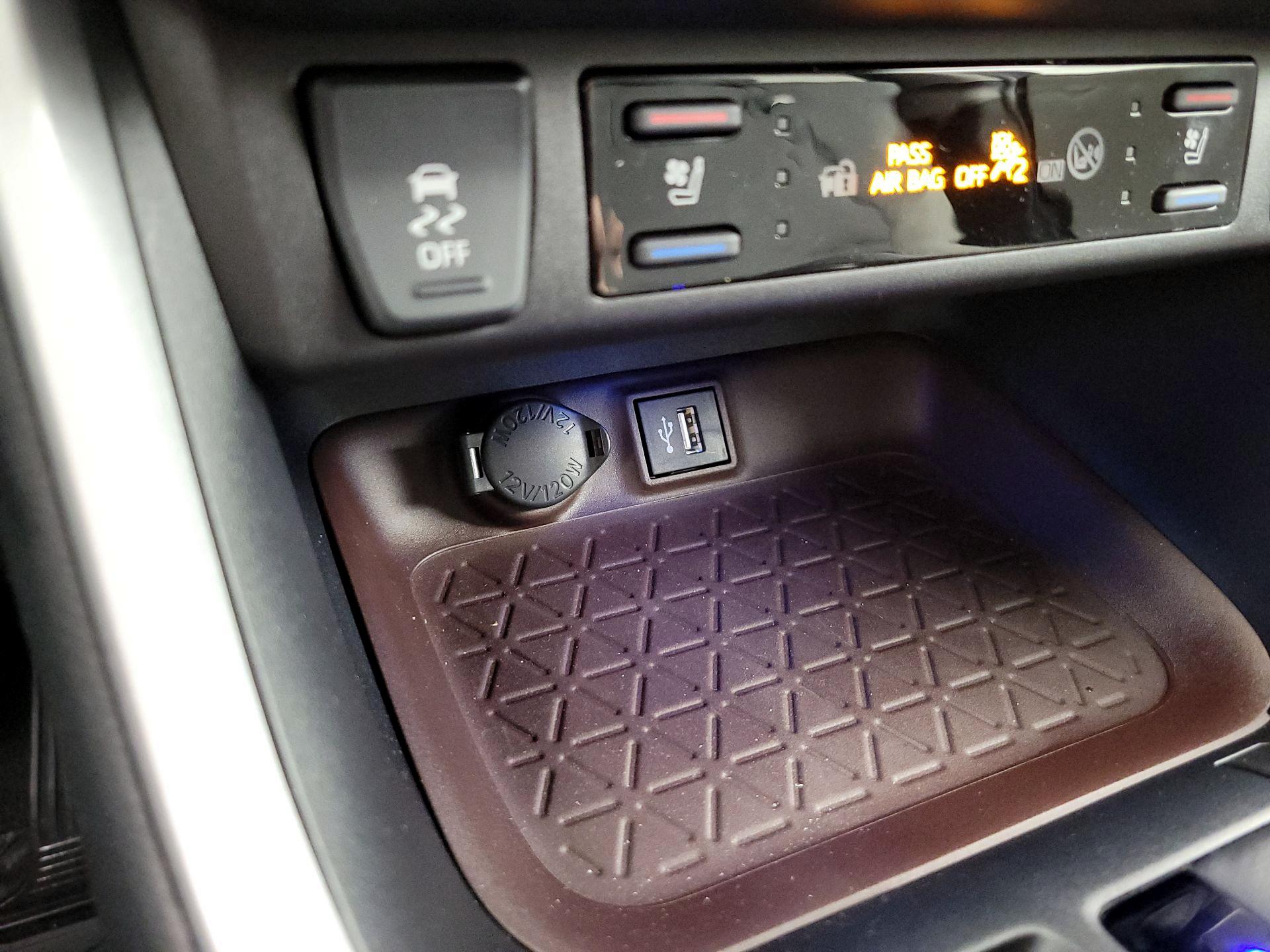 Thumbnail: 2025 Toyota RAV4 - 19