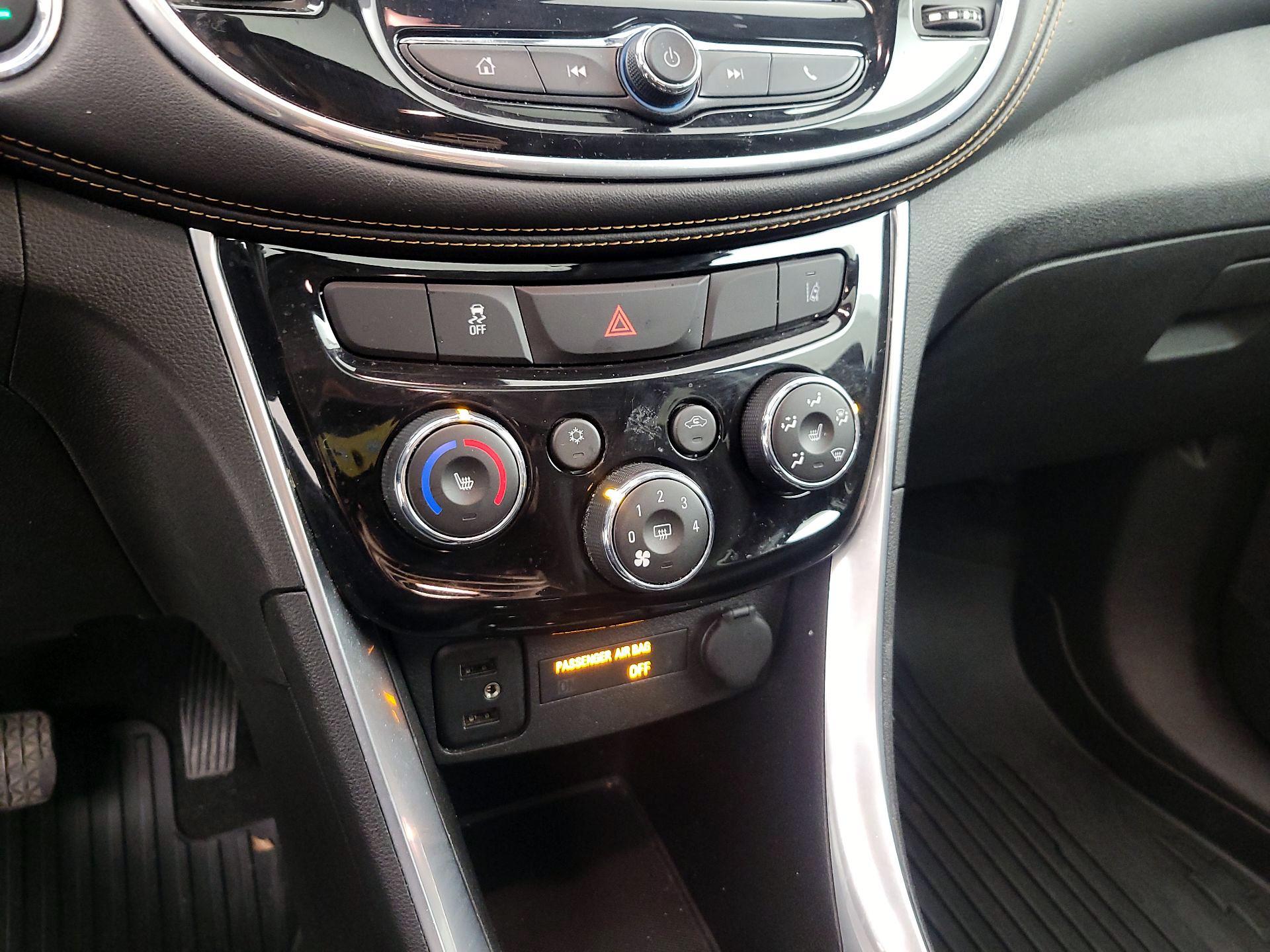 Thumbnail: 2019 Chevrolet Trax - 17