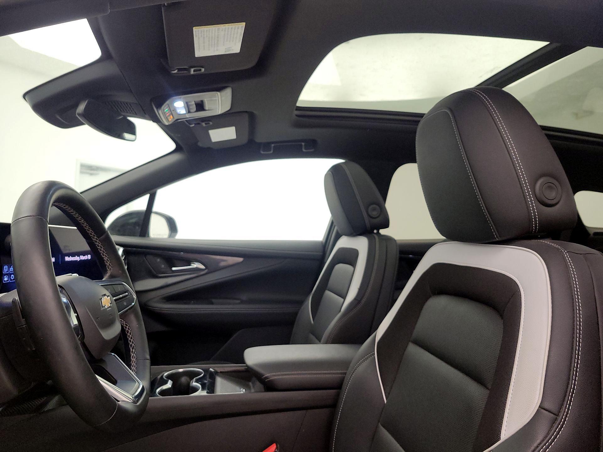 Thumbnail: 2024 Chevrolet Blazer EV - 20