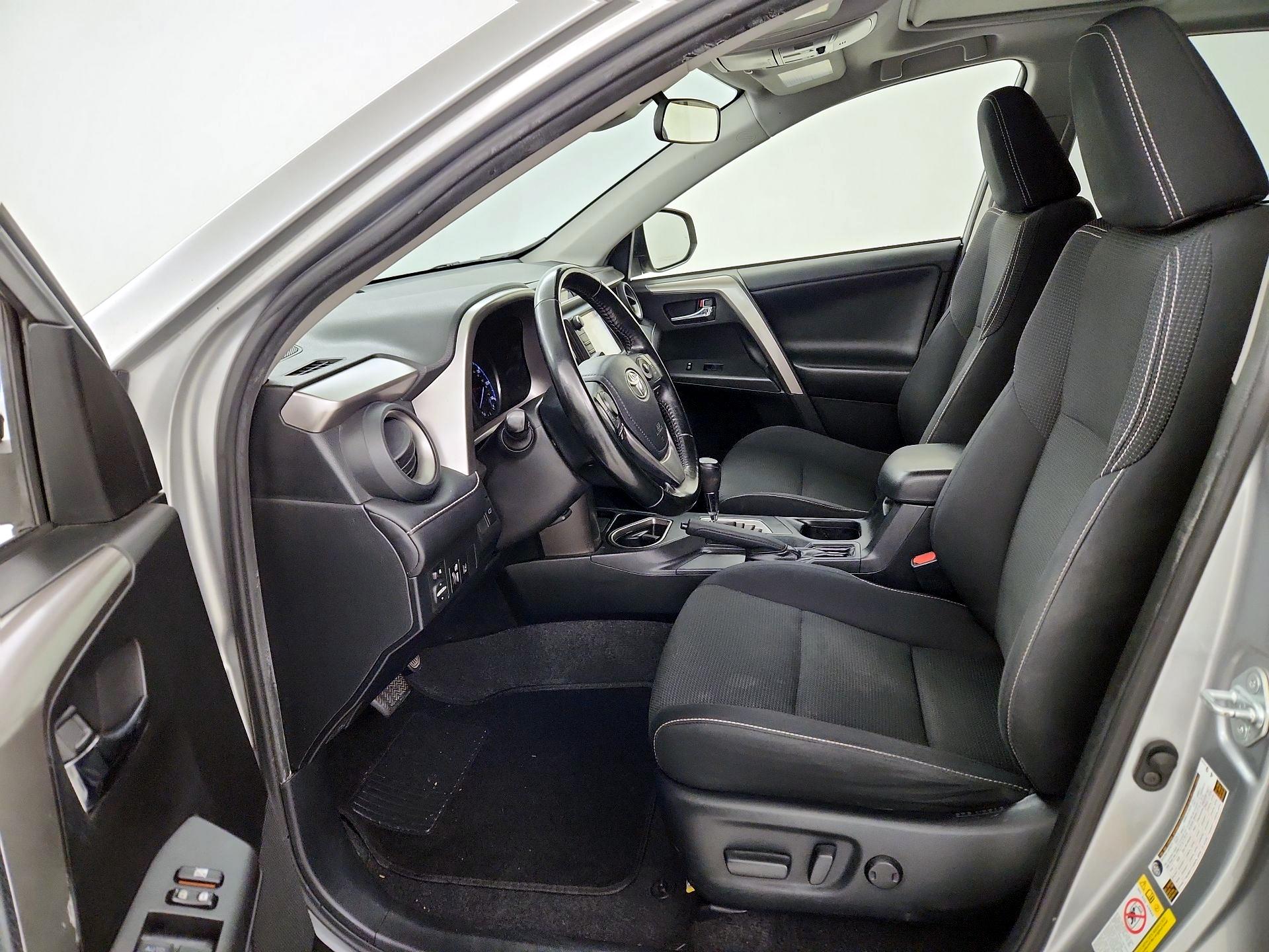 Thumbnail: 2018 Toyota RAV4 - 11