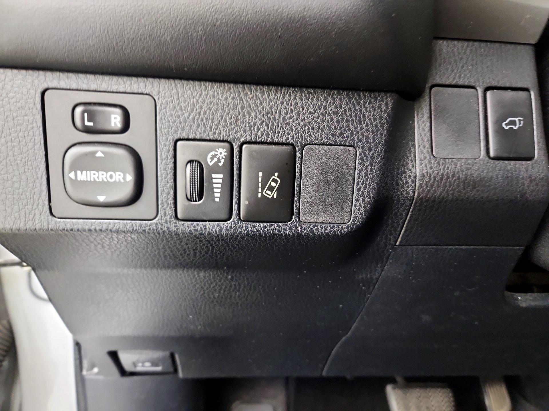 Thumbnail: 2018 Toyota RAV4 - 13