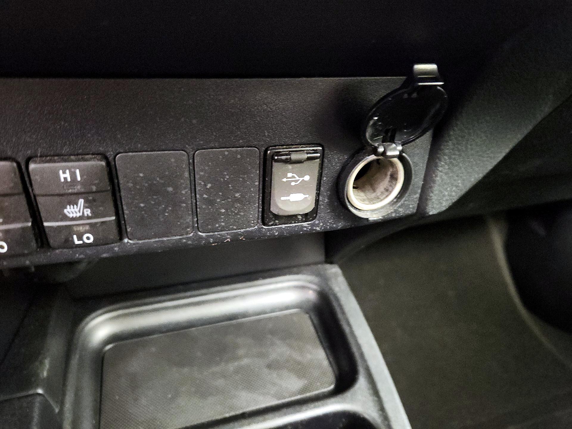 Thumbnail: 2018 Toyota RAV4 - 19