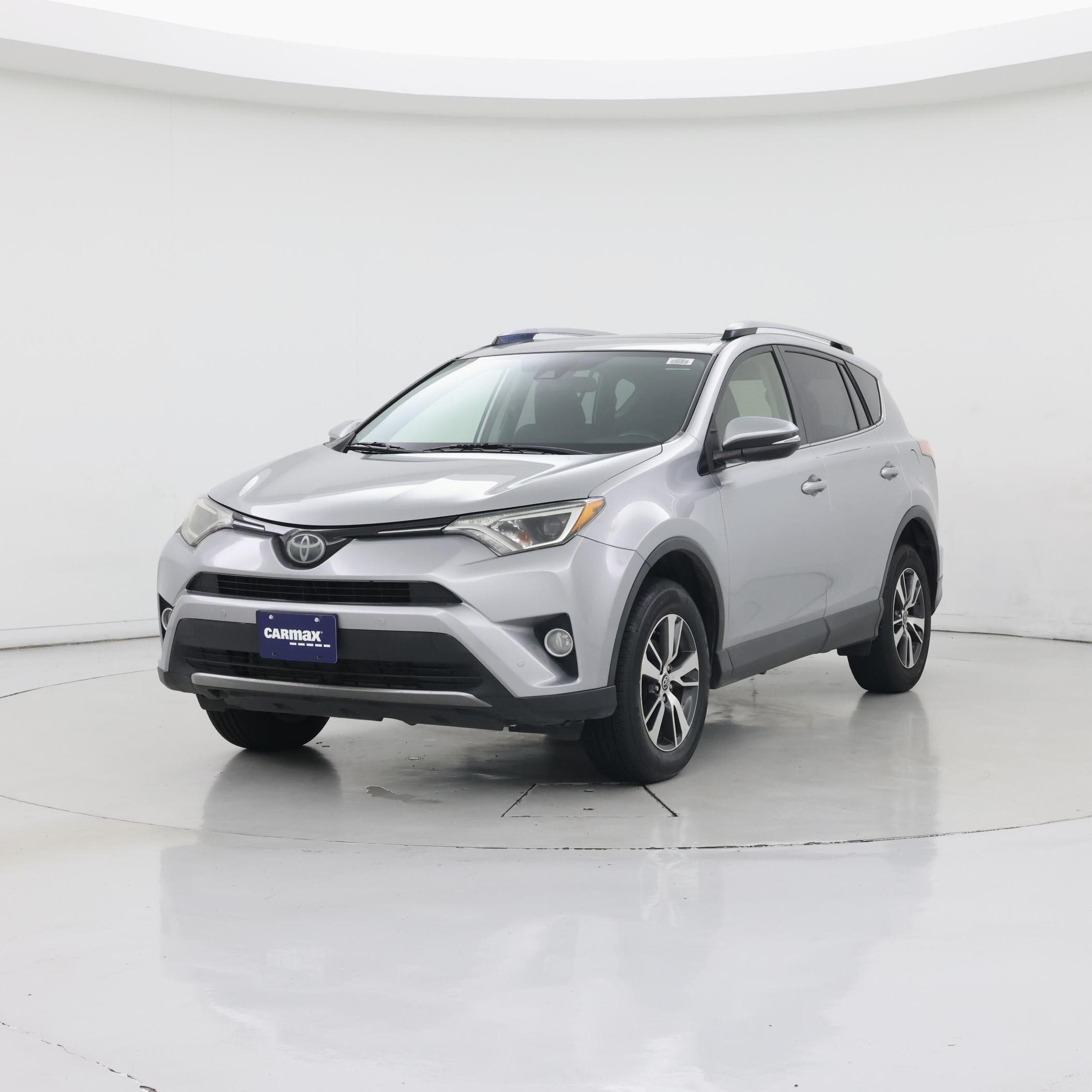 Thumbnail: 2018 Toyota RAV4 - 4