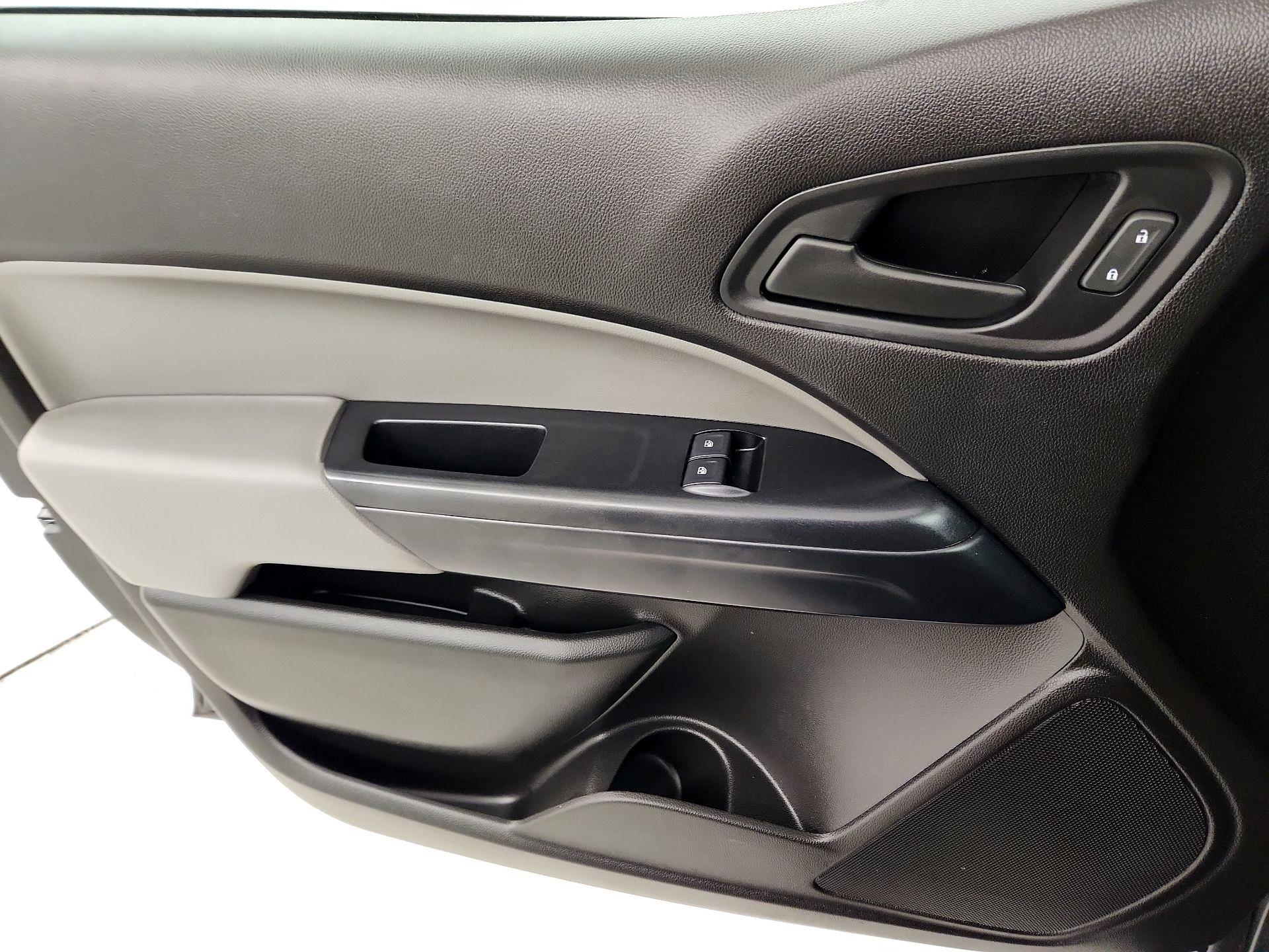 Thumbnail: 2017 Chevrolet Colorado - 12