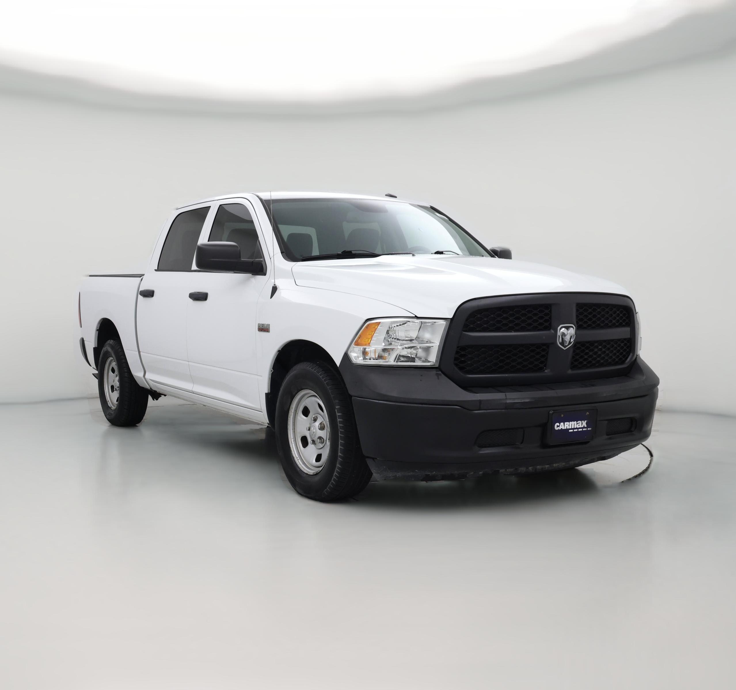 Thumbnail: 2019 RAM 1500 Classic - 1