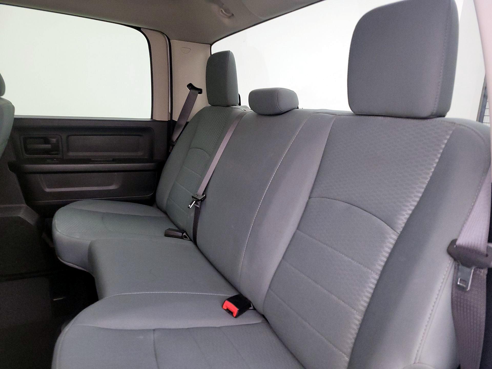 Thumbnail: 2019 RAM 1500 Classic - 19