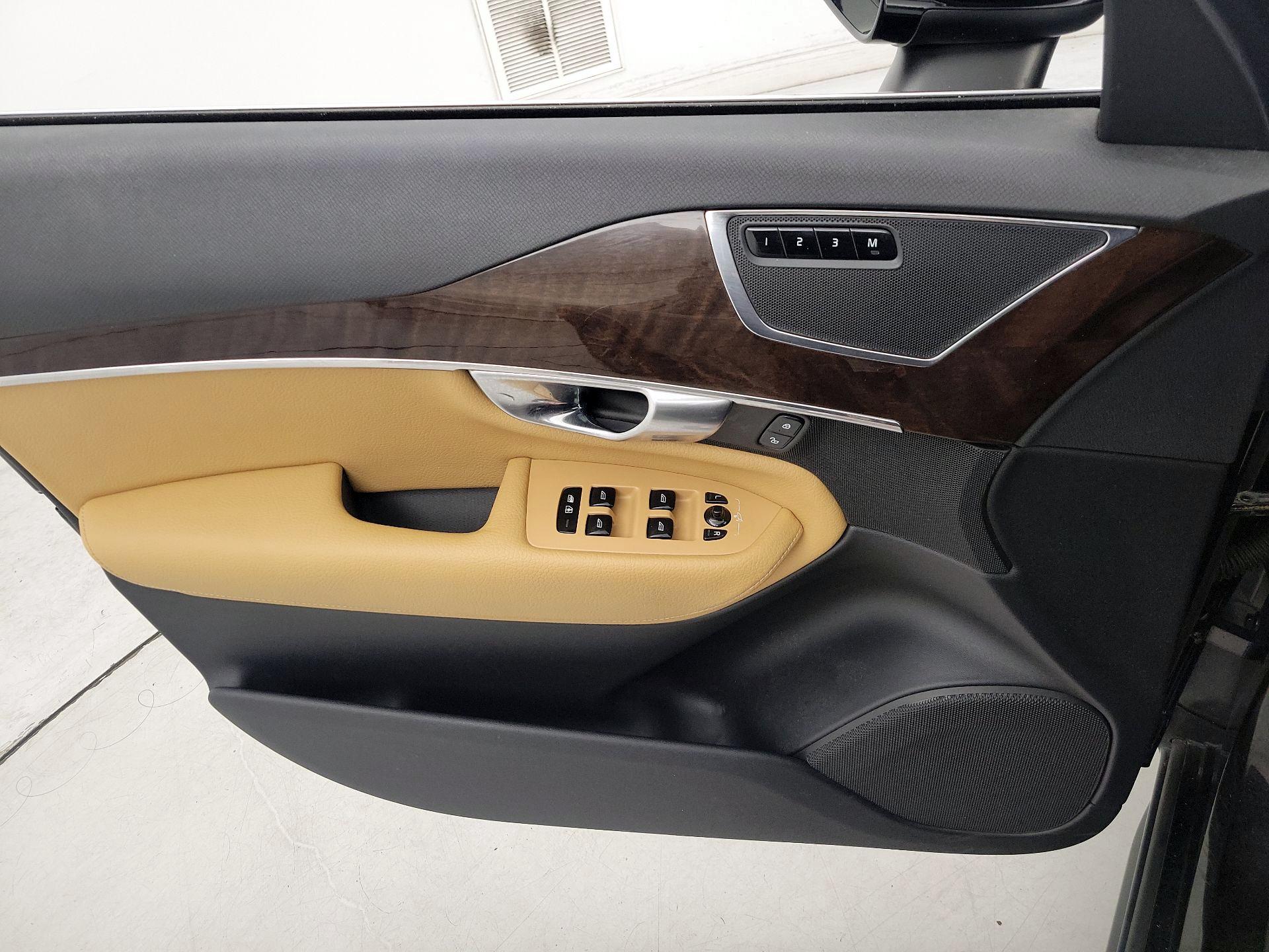 Thumbnail: 2017 Volvo XC90 - 12