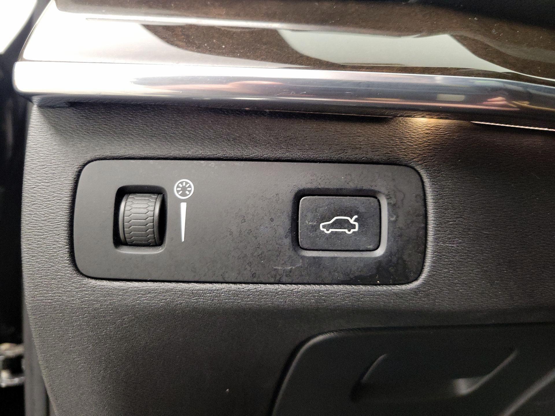 Thumbnail: 2017 Volvo XC90 - 13