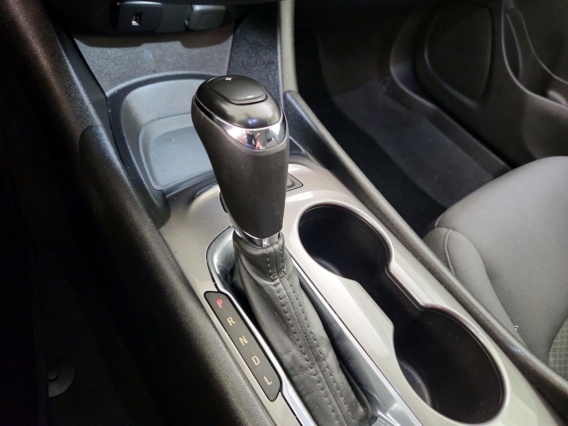 Thumbnail: 2017 Chevrolet Malibu - 17