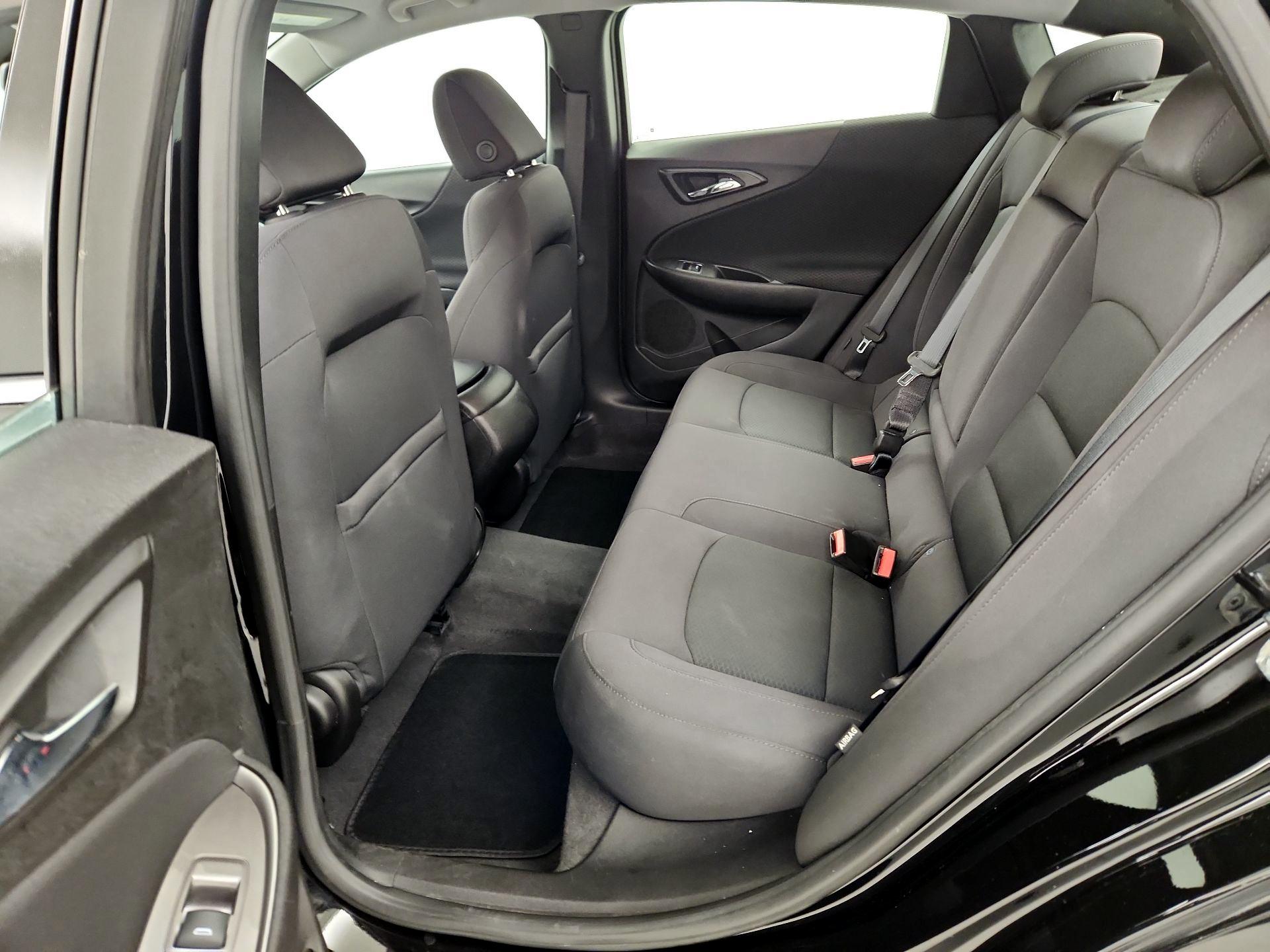 Thumbnail: 2017 Chevrolet Malibu - 19