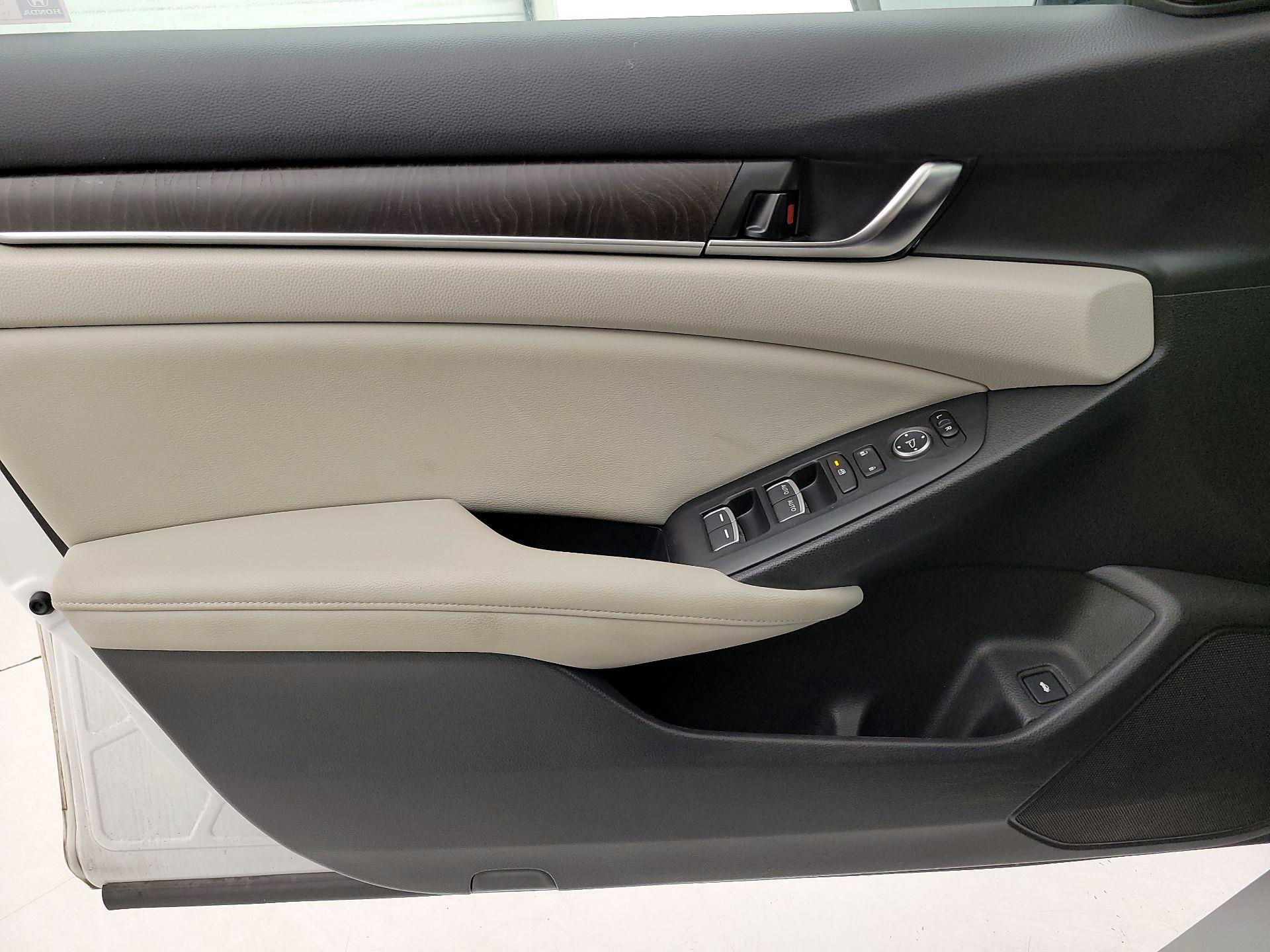 Thumbnail: 2018 Honda Accord - 12