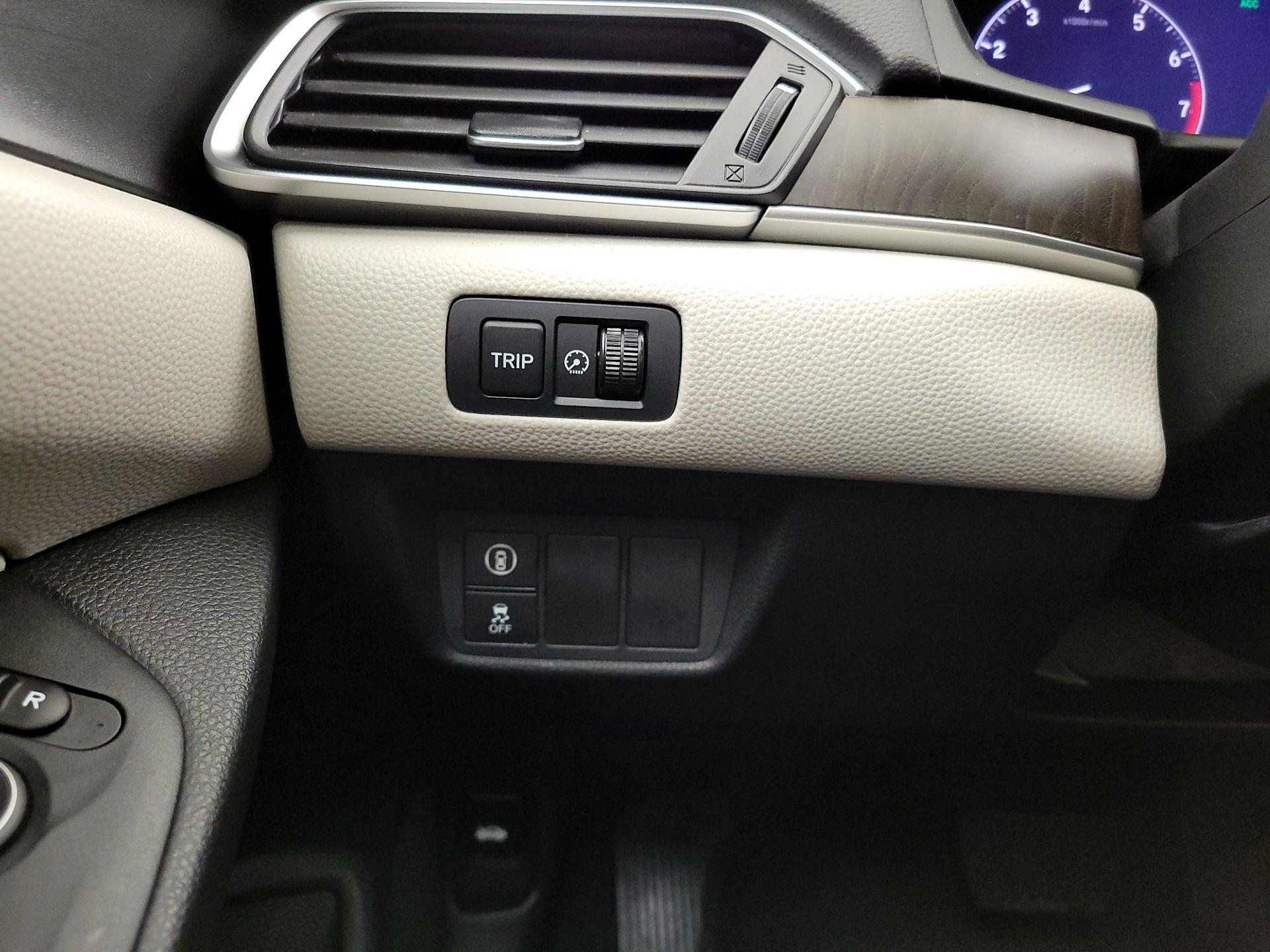 Thumbnail: 2018 Honda Accord - 13