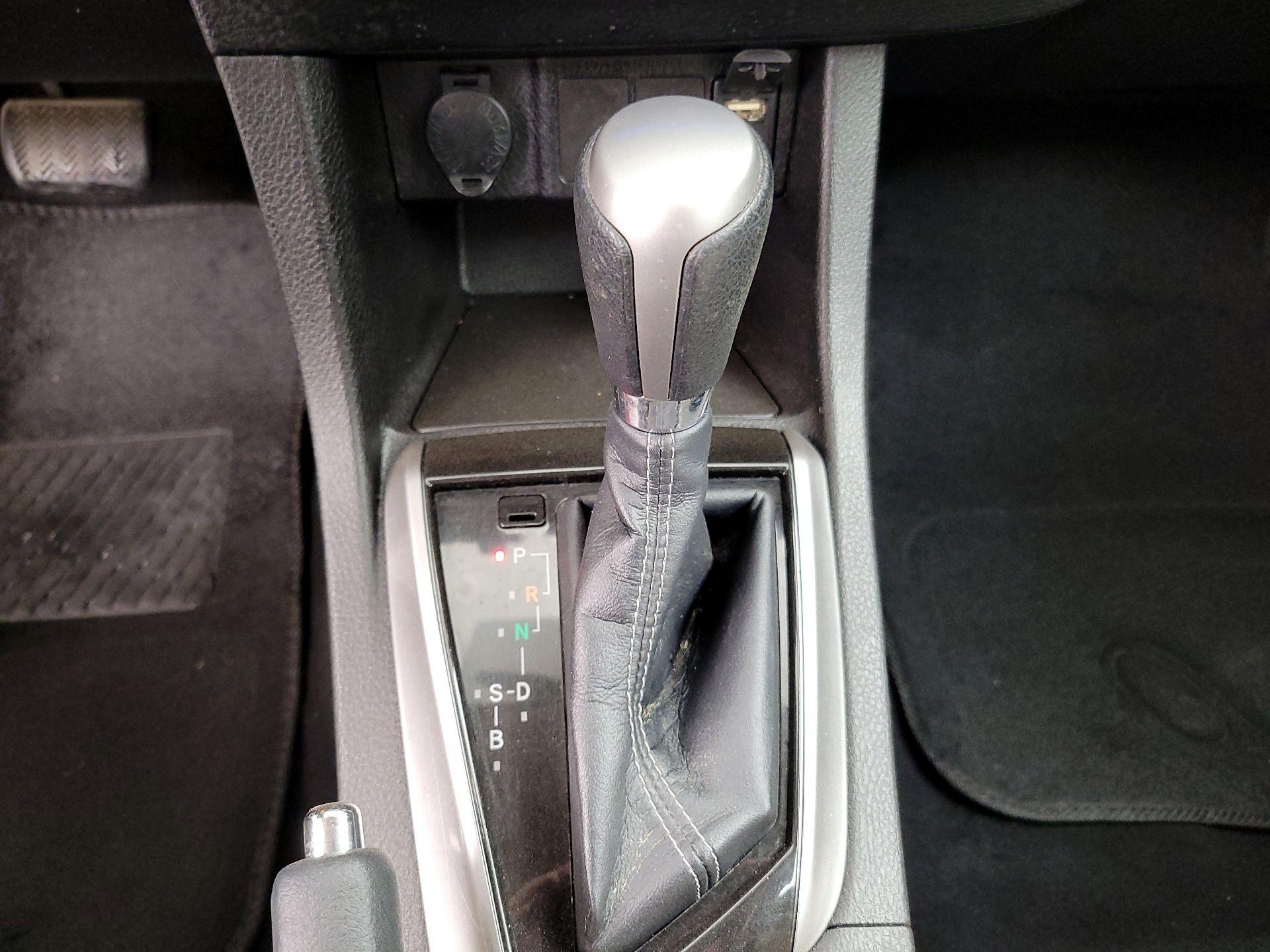 Thumbnail: 2014 Toyota Corolla - 17