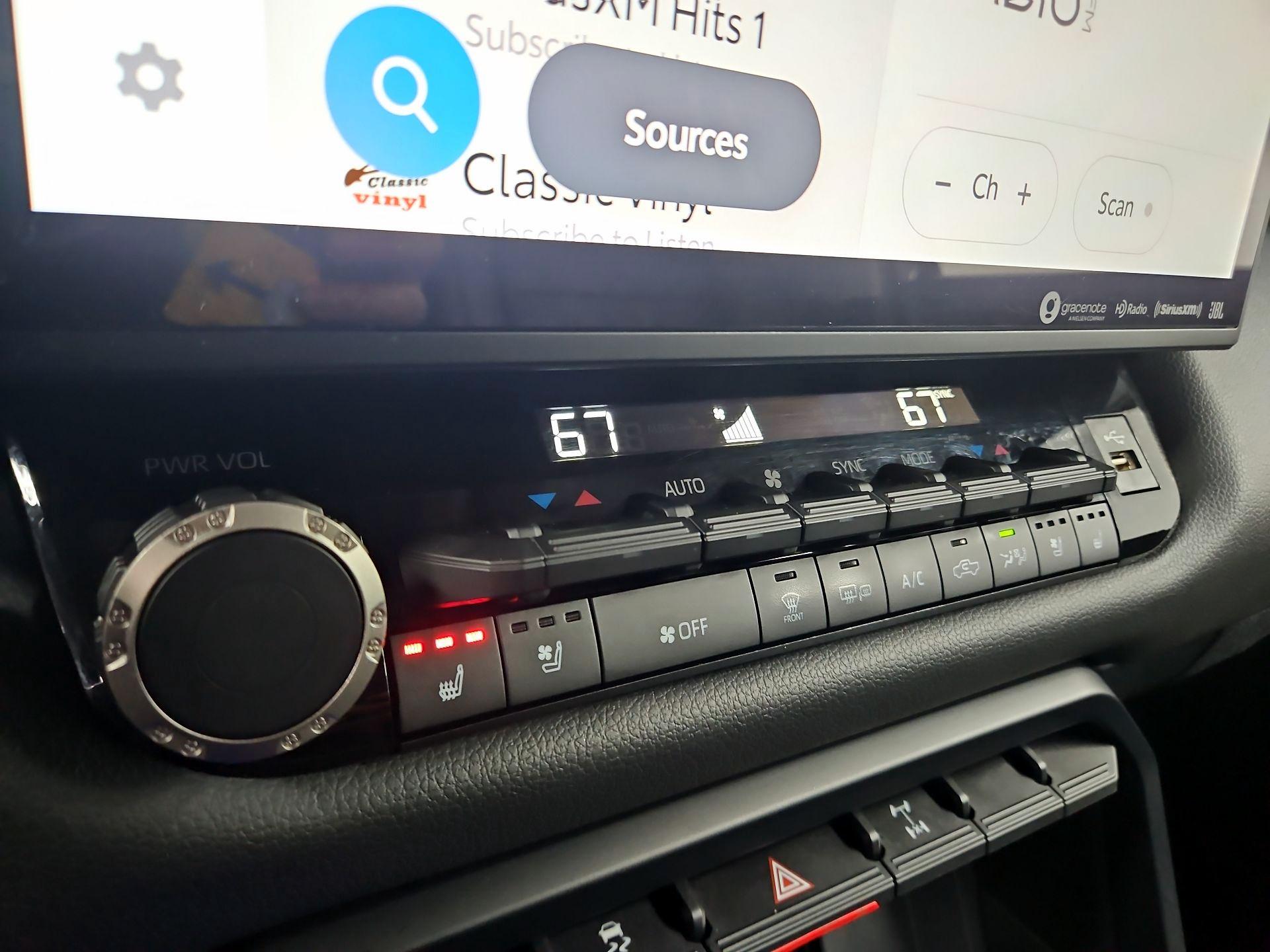 Thumbnail: 2023 Toyota Tundra - 16