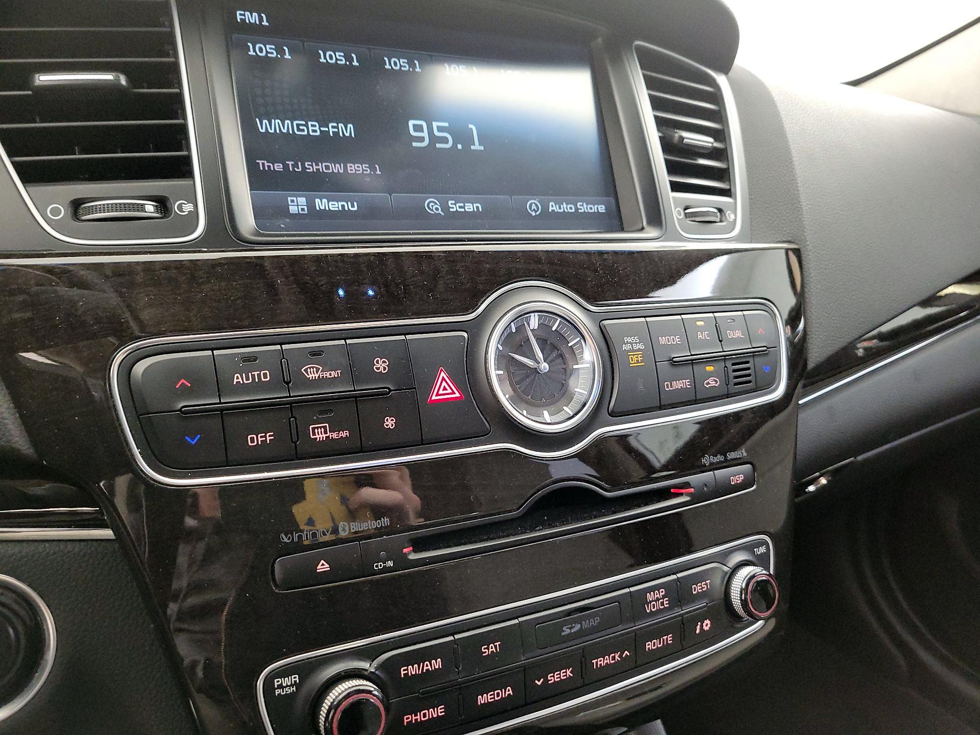 Thumbnail: 2016 Kia Cadenza - 17