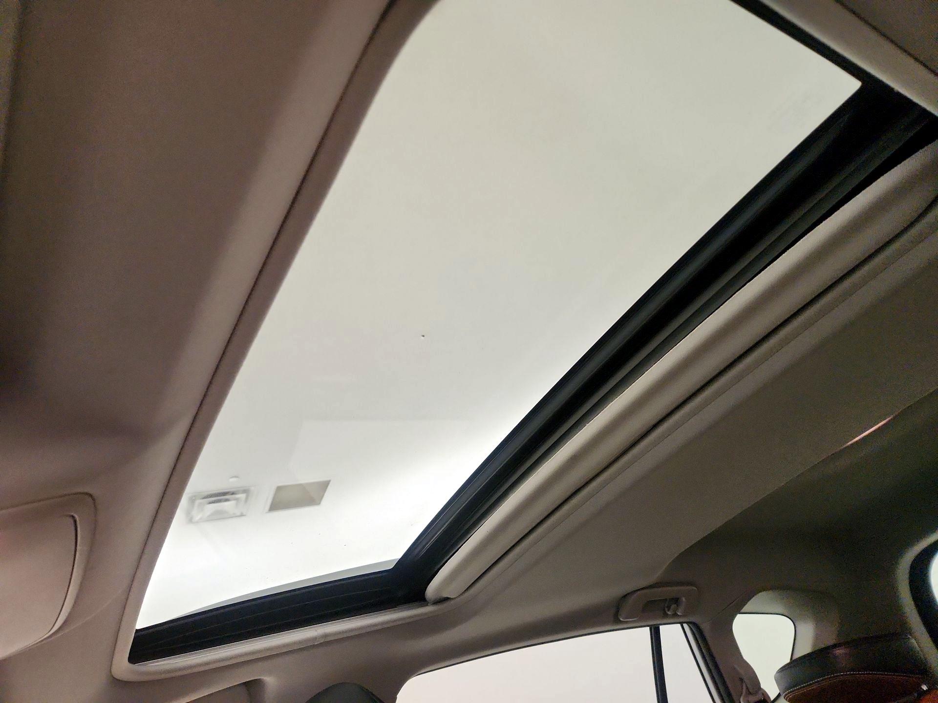 Thumbnail: 2016 Toyota RAV4 - 20