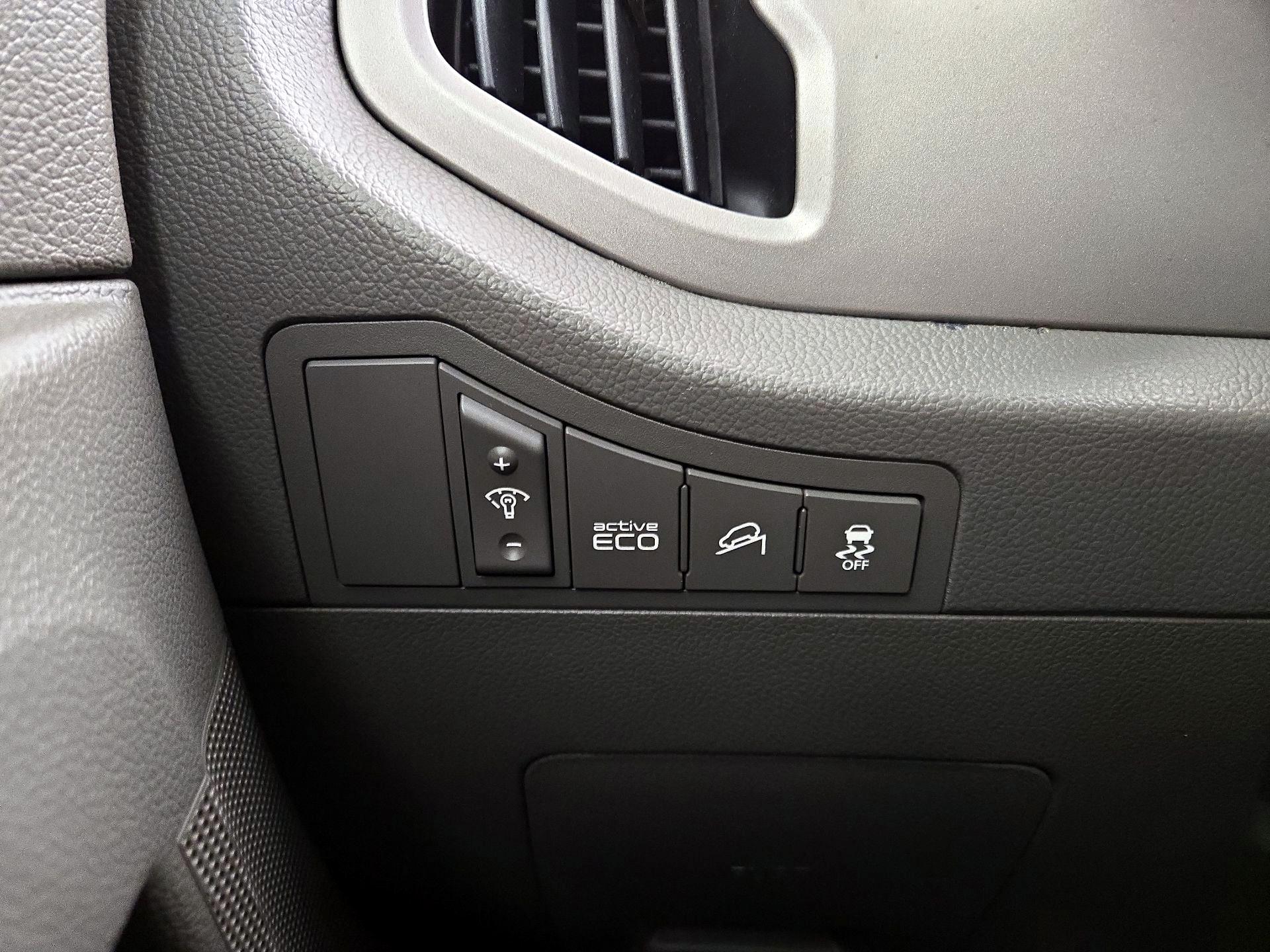 Thumbnail: 2015 Kia Sportage - 13