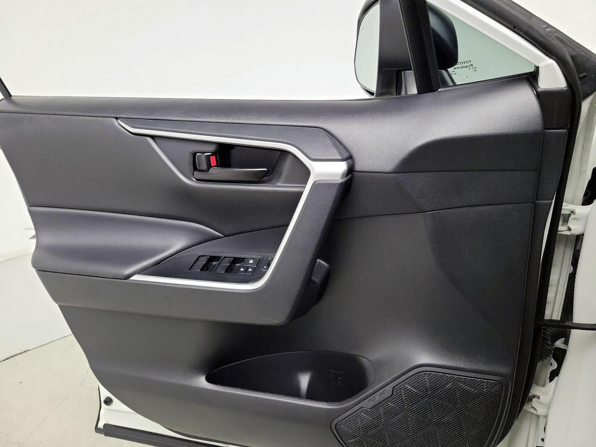 Thumbnail: 2024 Toyota RAV4 - 12