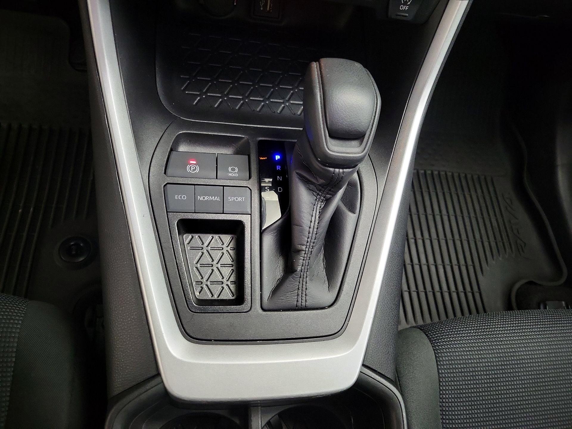 Thumbnail: 2024 Toyota RAV4 - 18