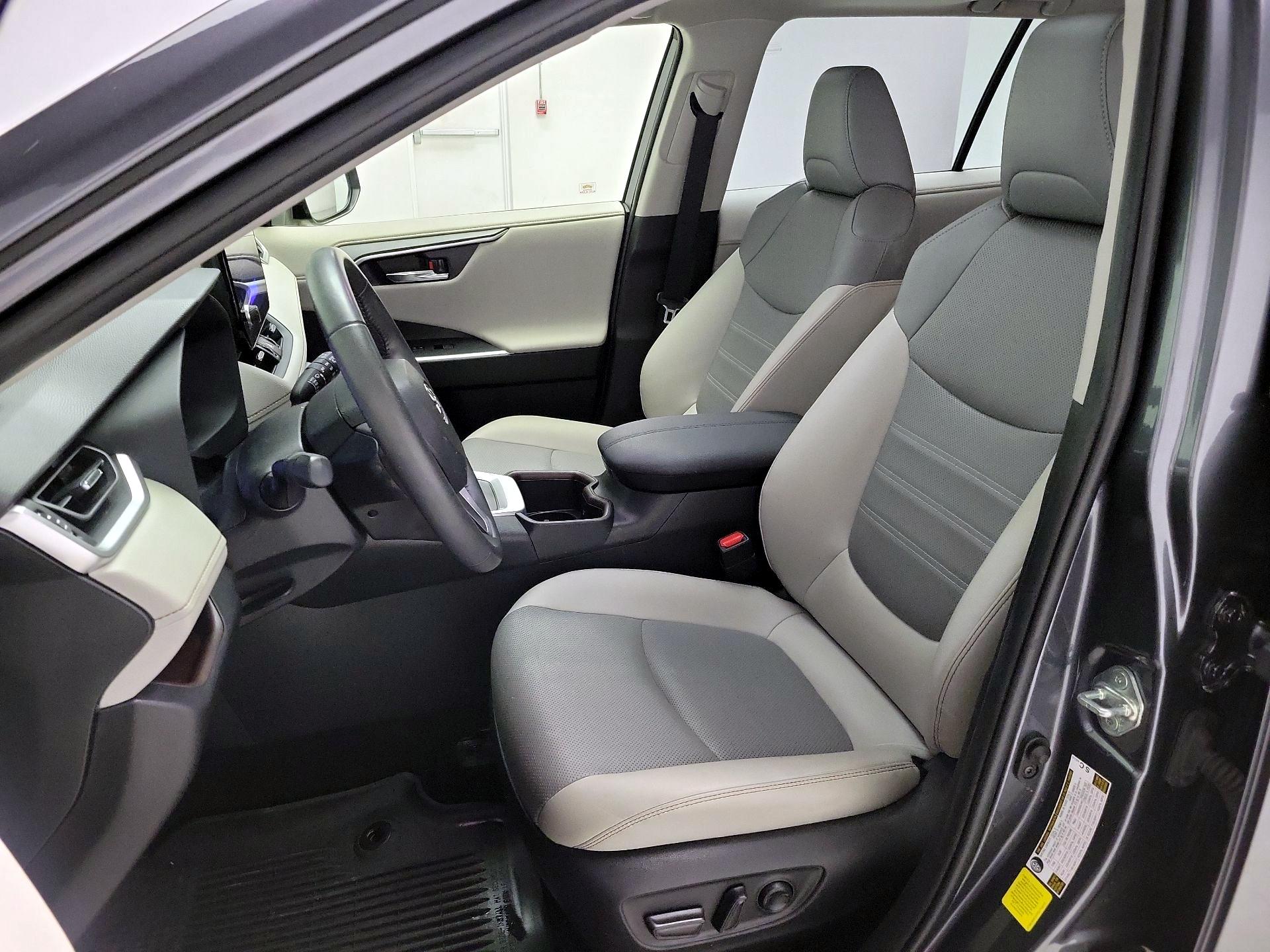 Thumbnail: 2023 Toyota RAV4 - 11