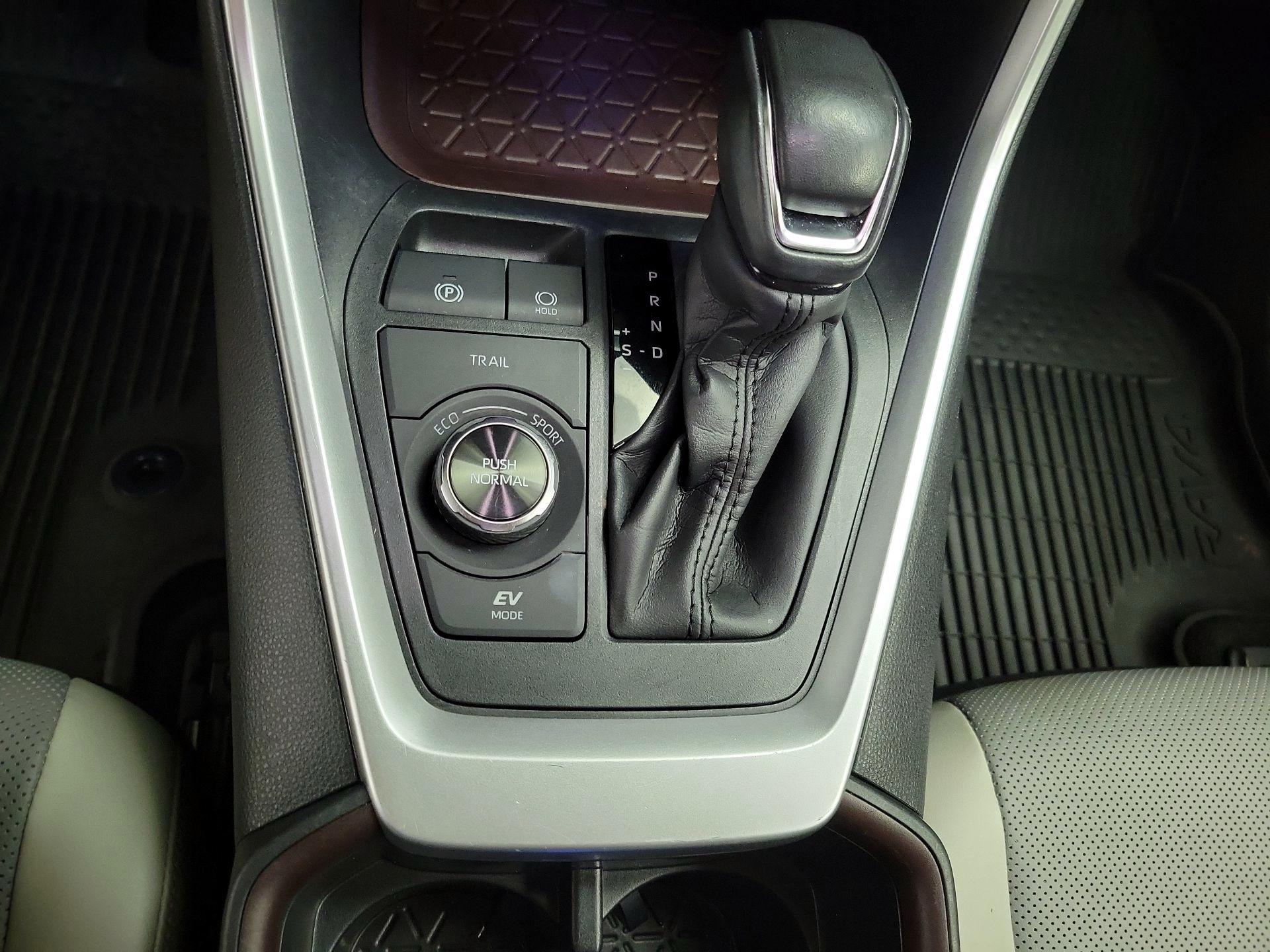 Thumbnail: 2023 Toyota RAV4 - 18