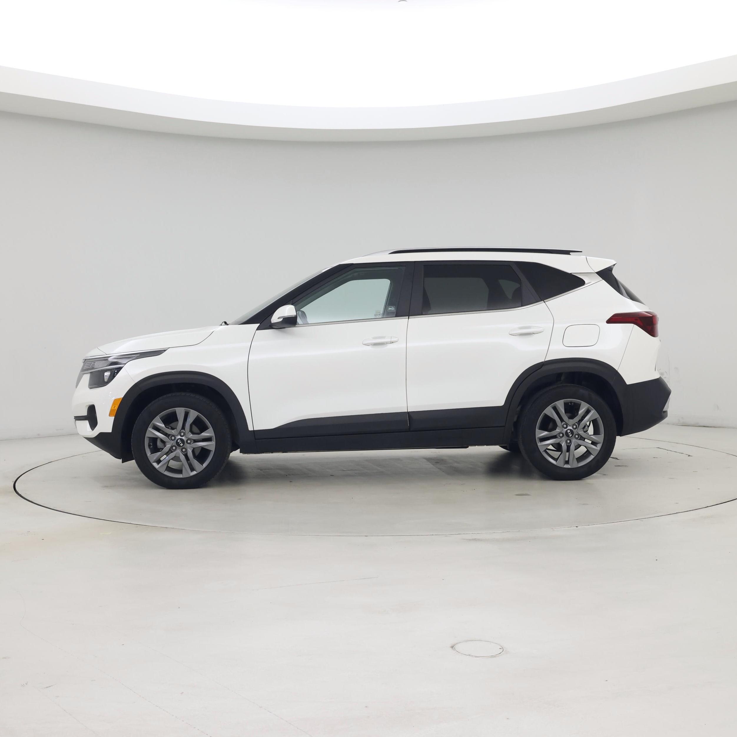 Thumbnail: 2021 Kia Seltos - 3