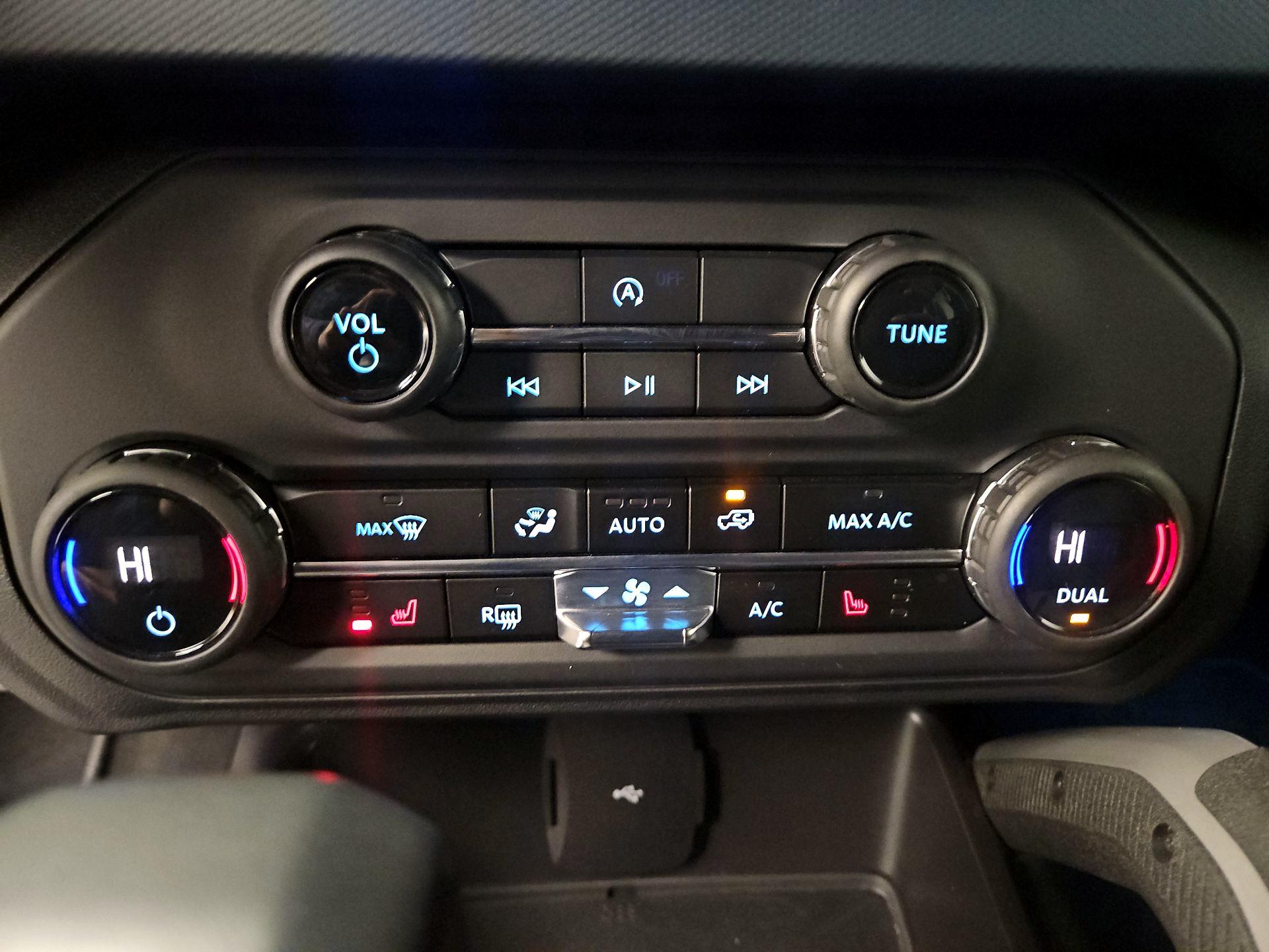 Thumbnail: 2024 Ford Bronco - 17