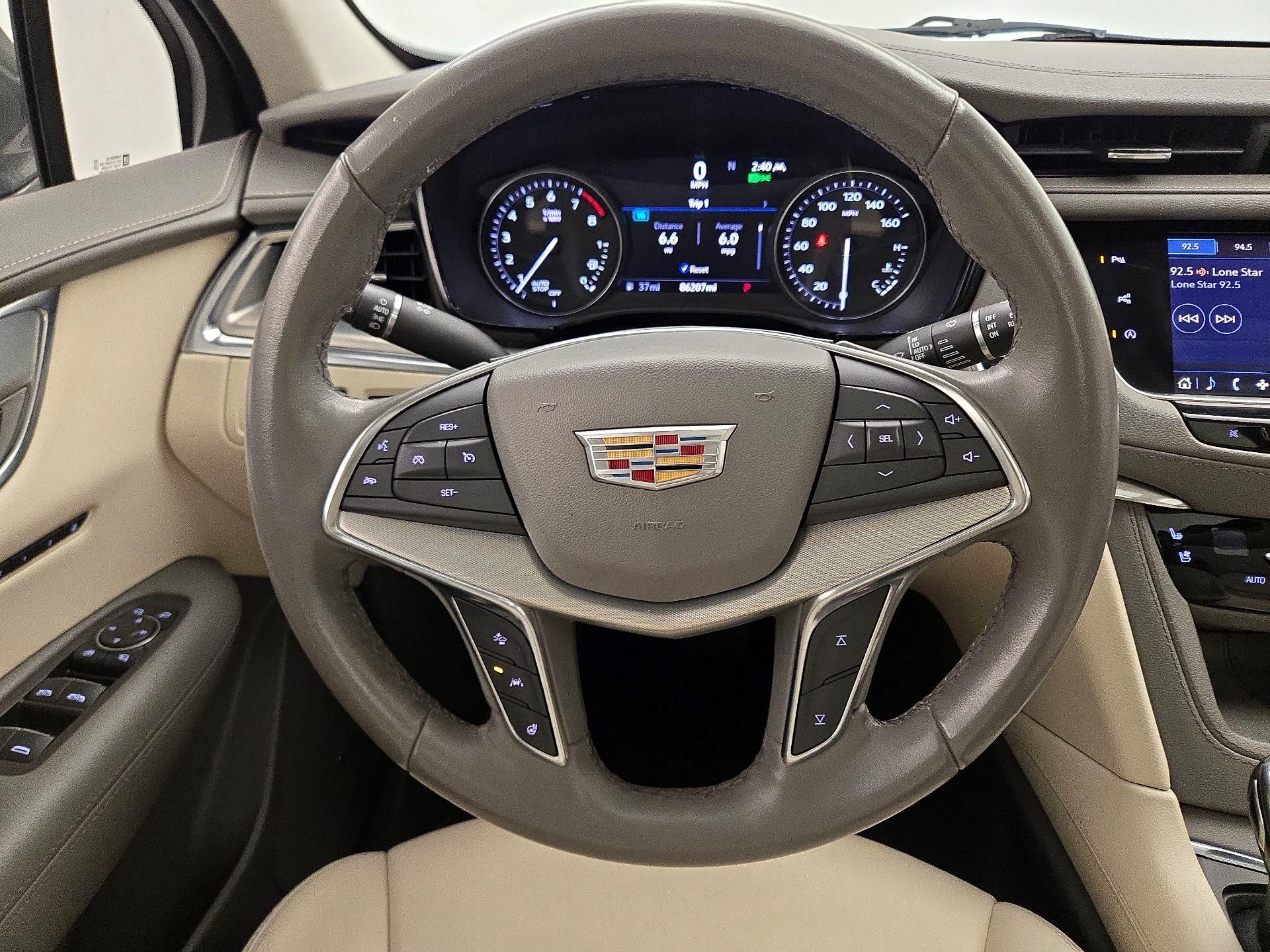 Thumbnail: 2020 Cadillac XT5 - 10