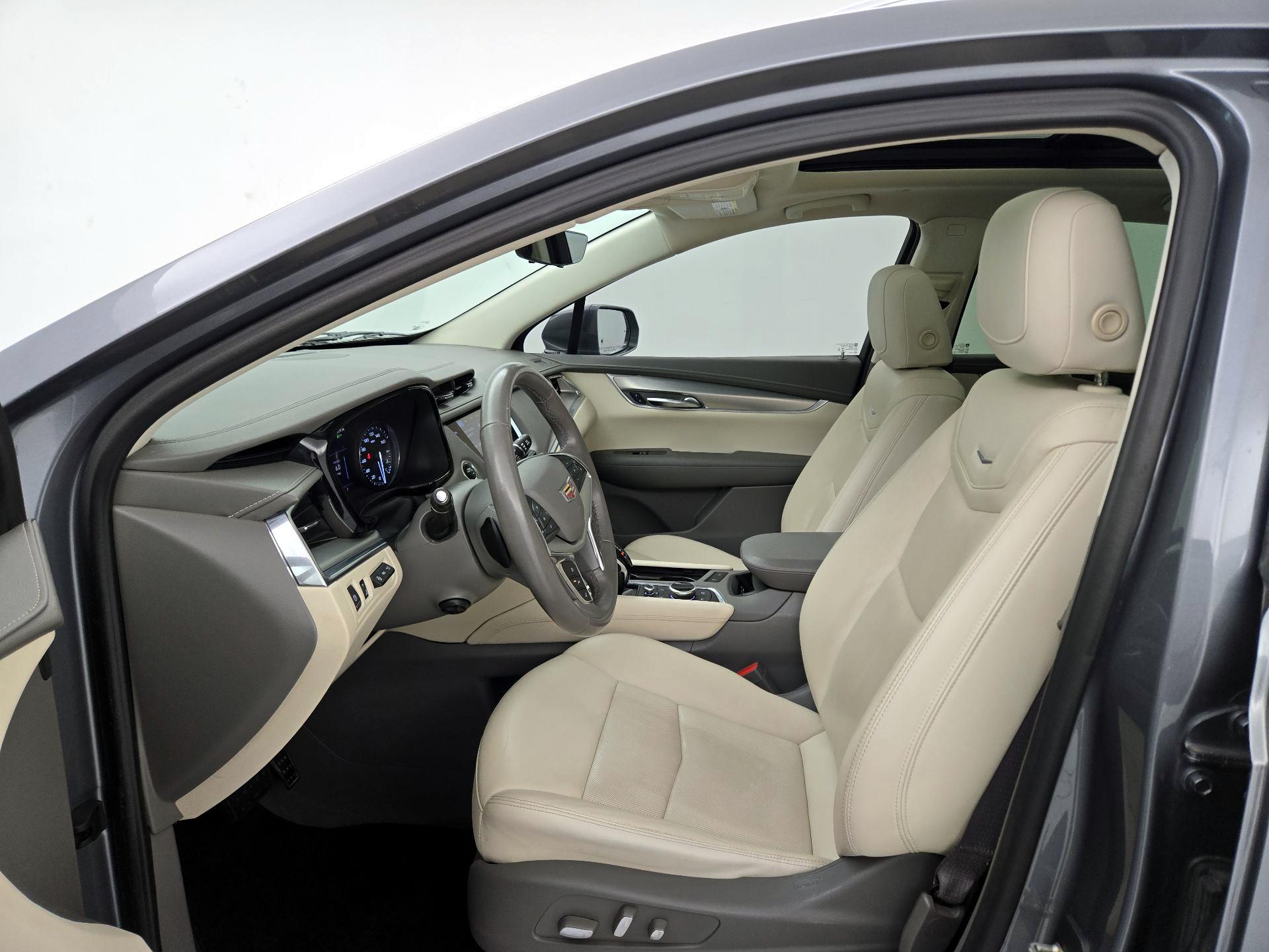 Thumbnail: 2020 Cadillac XT5 - 11