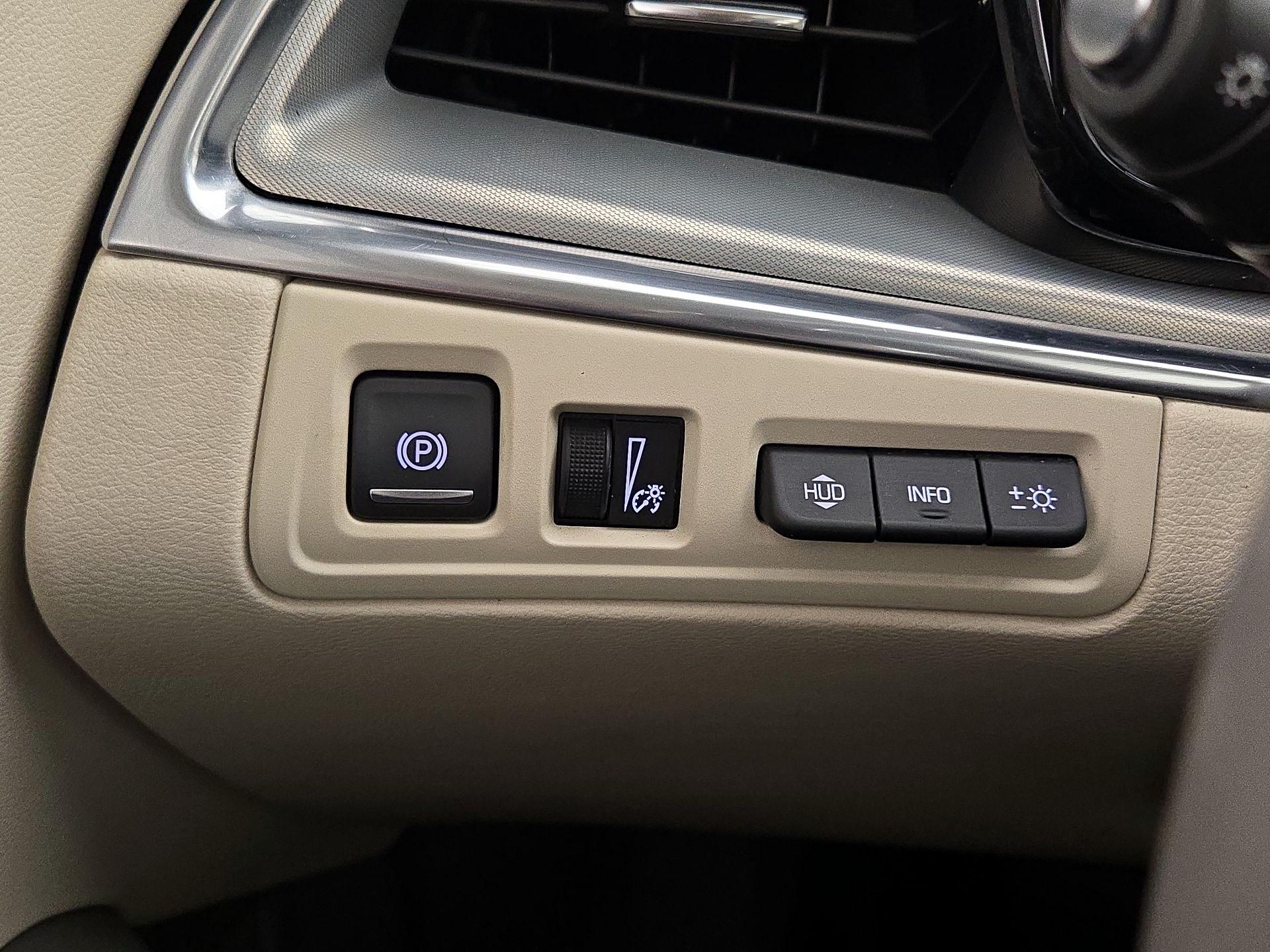 Thumbnail: 2020 Cadillac XT5 - 13