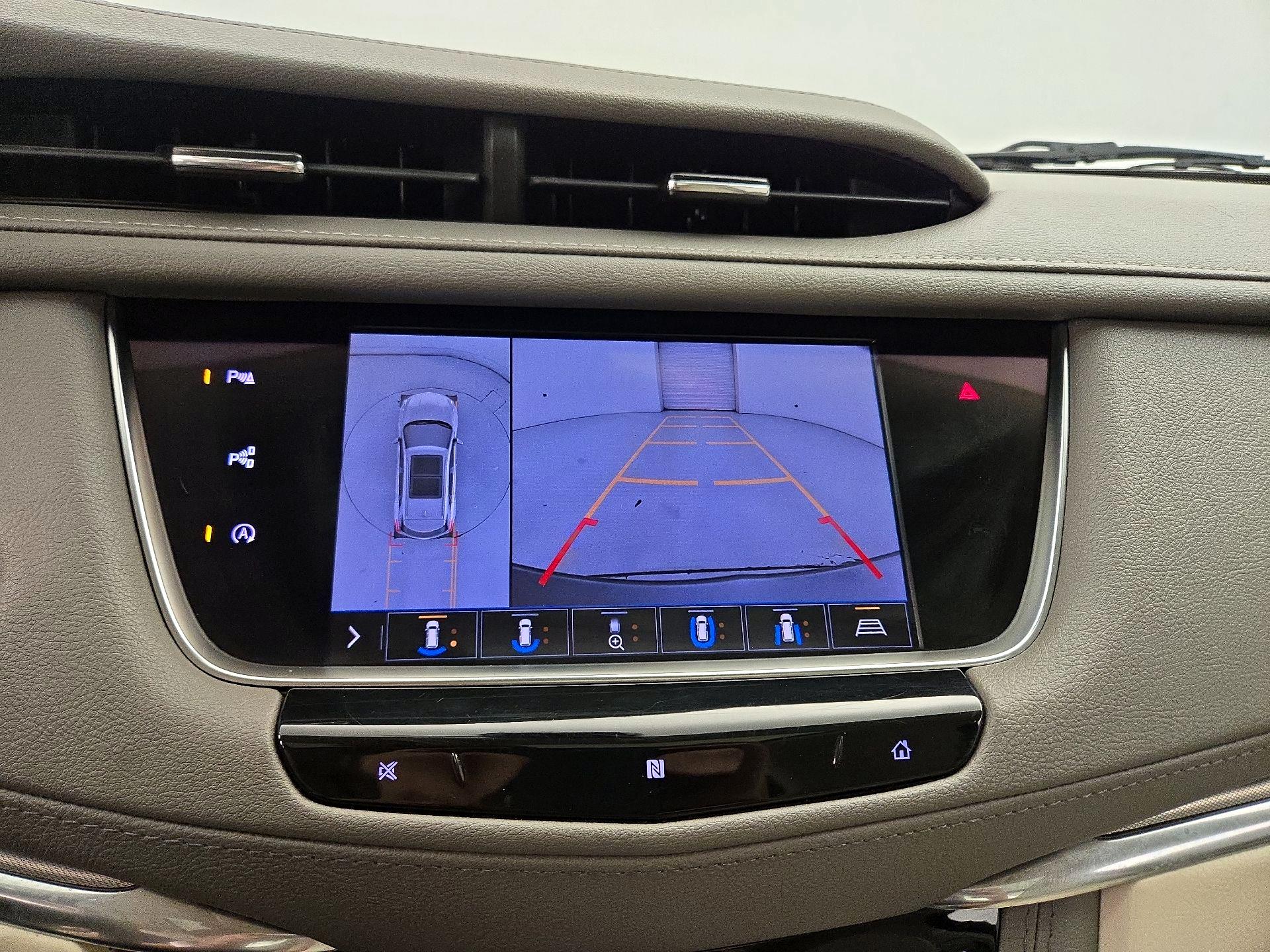 Thumbnail: 2020 Cadillac XT5 - 14