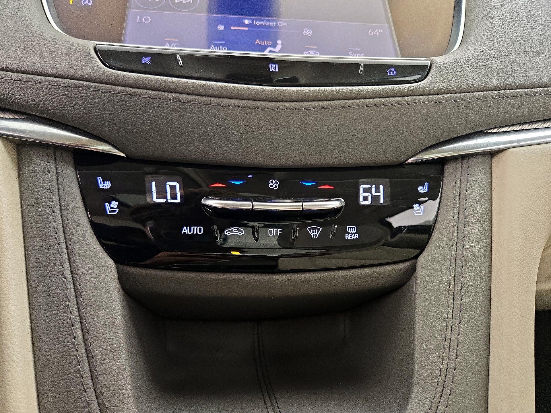 Thumbnail: 2020 Cadillac XT5 - 16