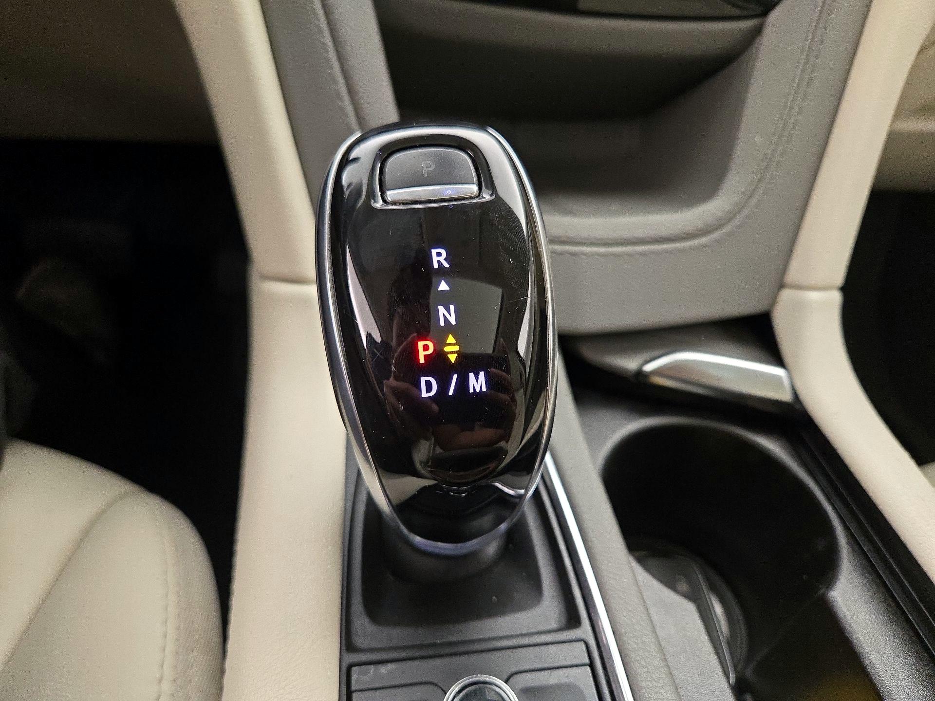 Thumbnail: 2020 Cadillac XT5 - 17