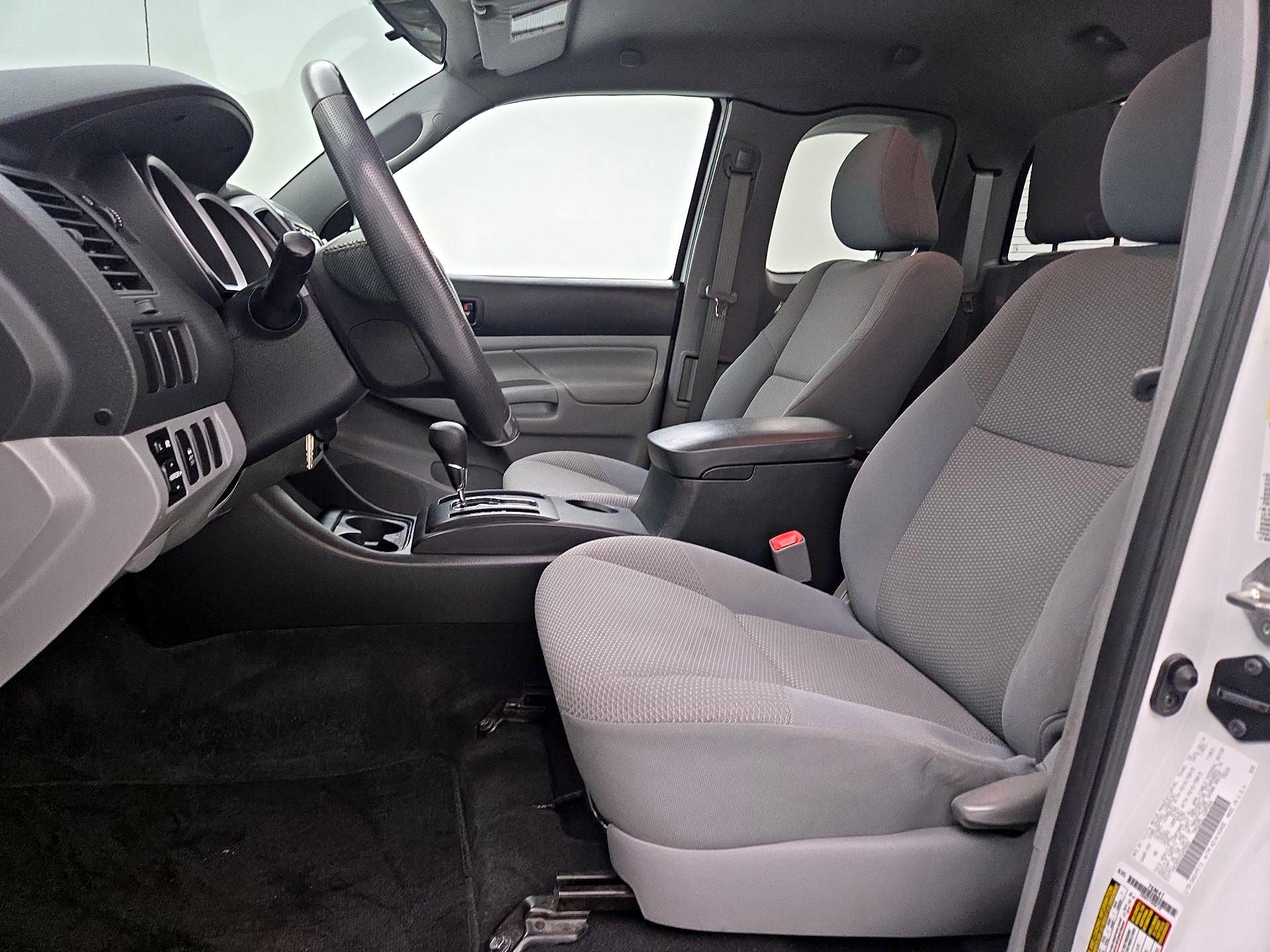 Thumbnail: 2014 Toyota Tacoma - 11