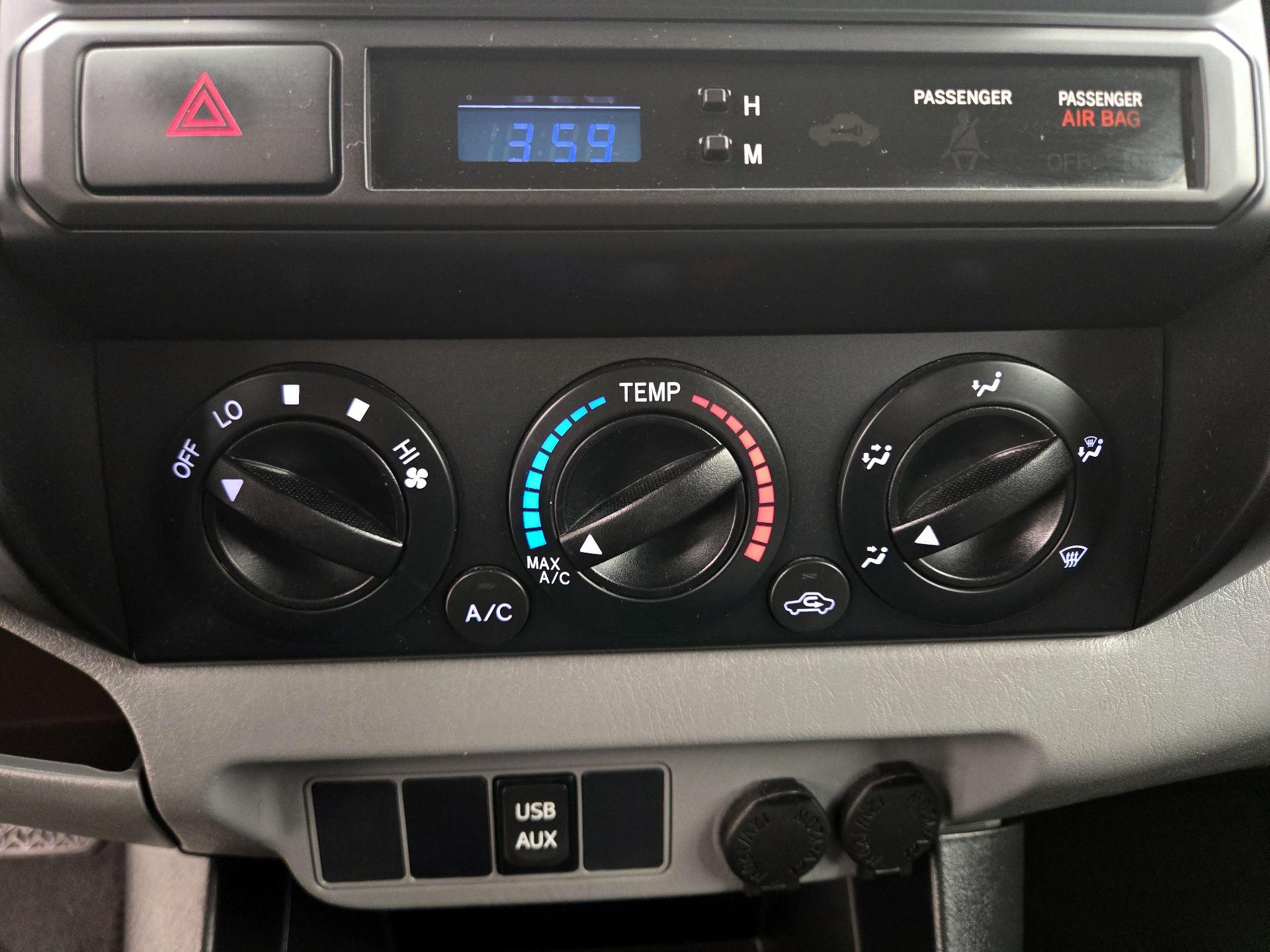 Thumbnail: 2014 Toyota Tacoma - 15