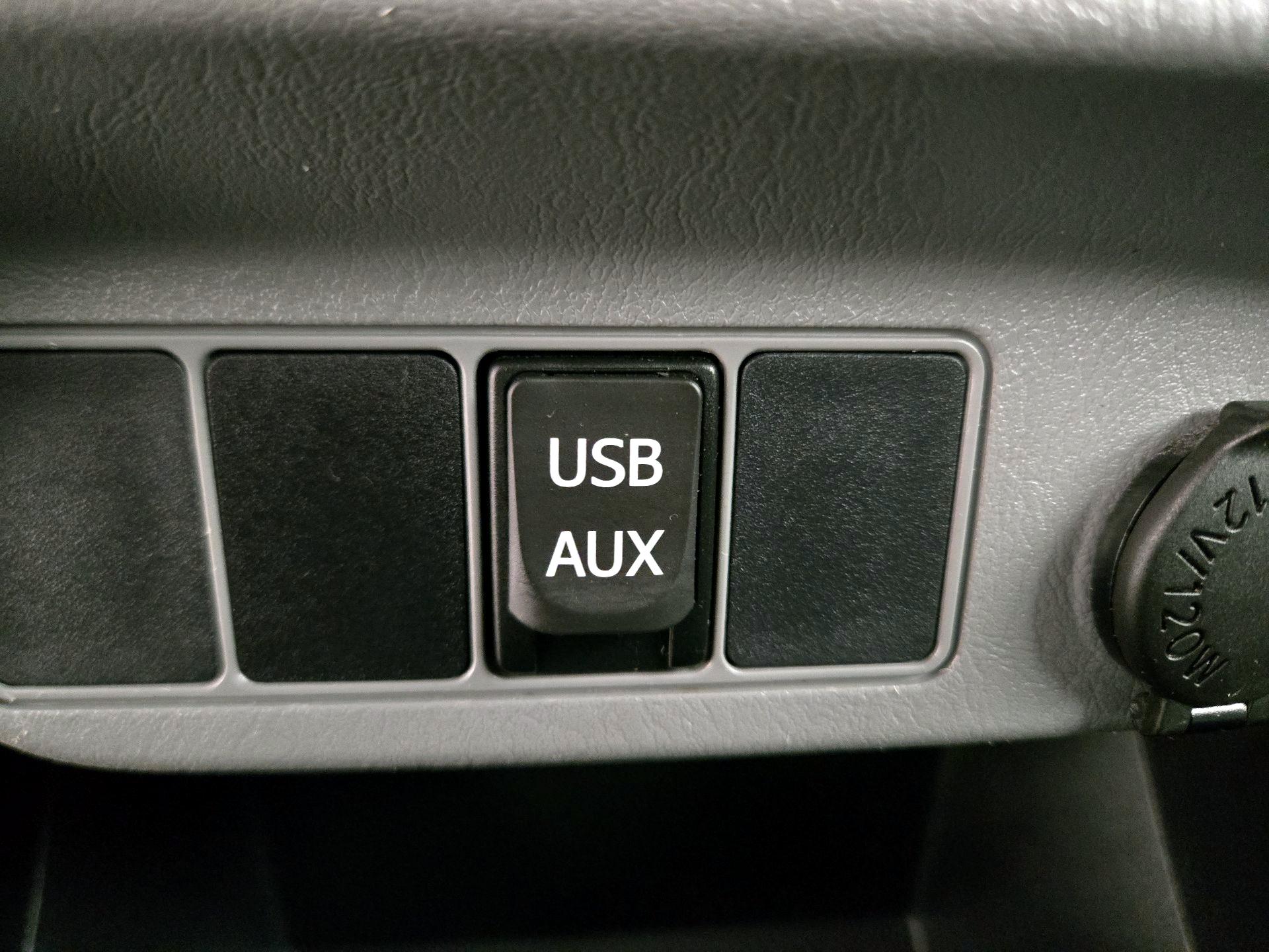 Thumbnail: 2014 Toyota Tacoma - 17