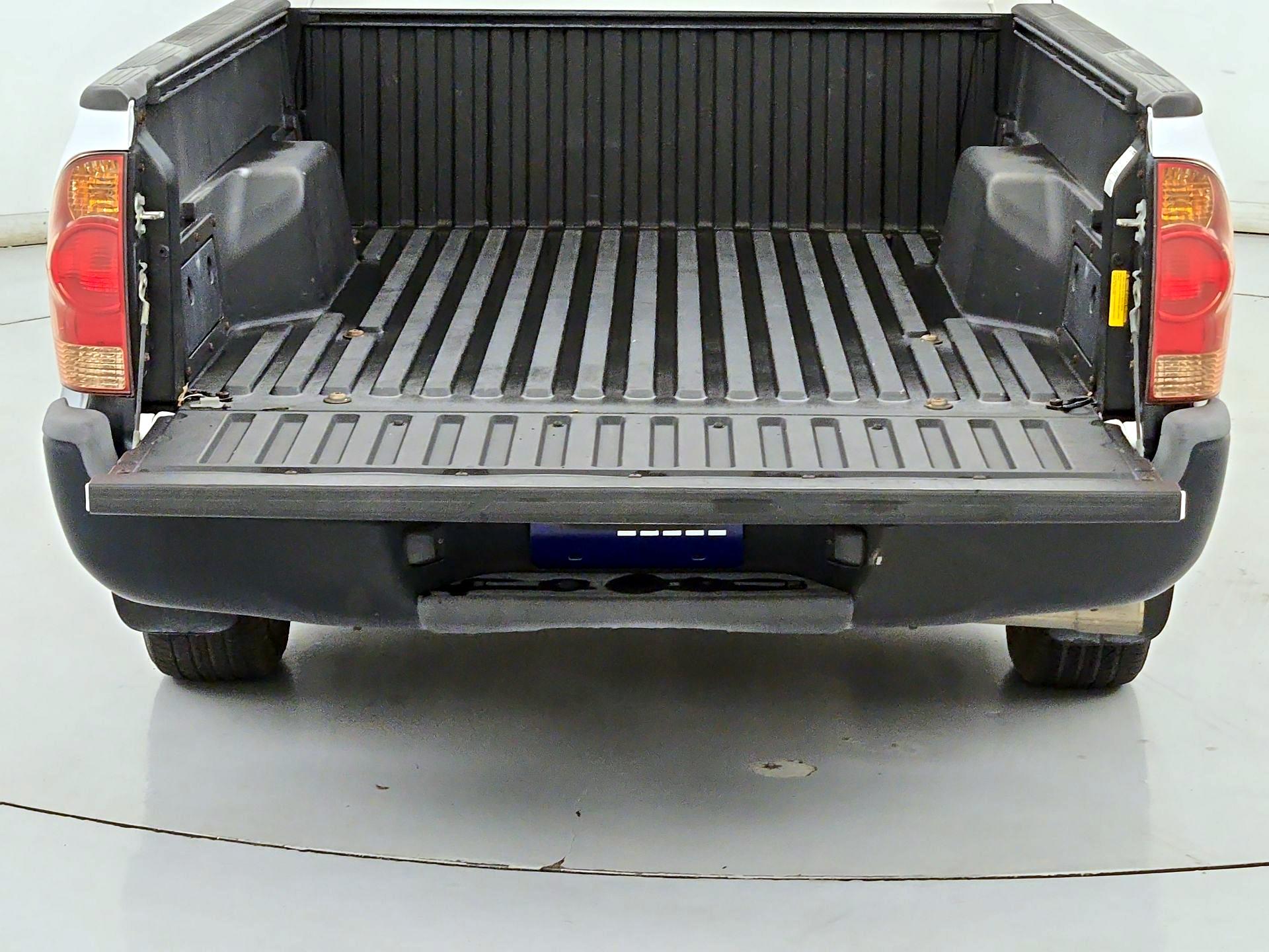 Thumbnail: 2014 Toyota Tacoma - 18