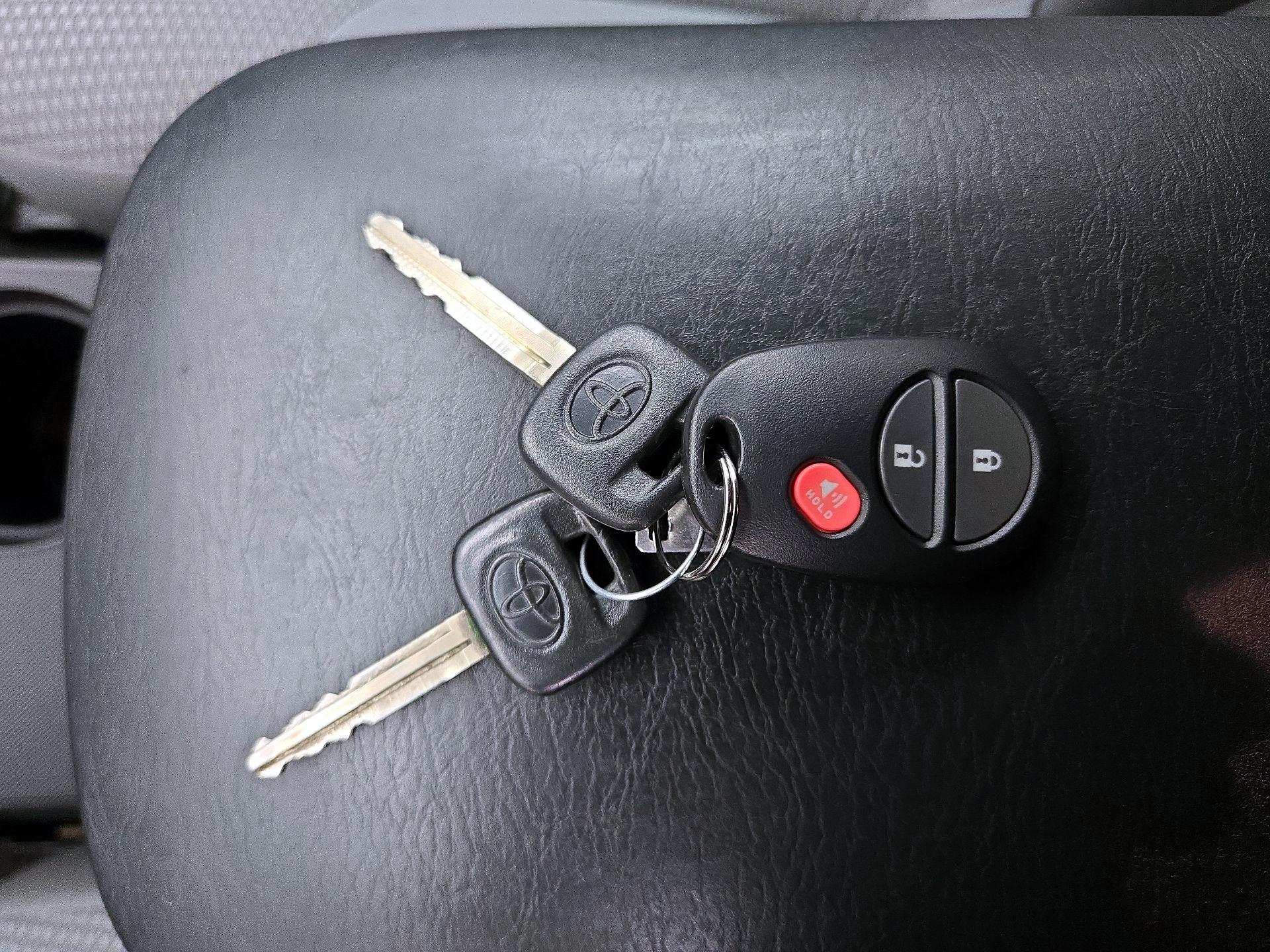 Thumbnail: 2014 Toyota Tacoma - 20